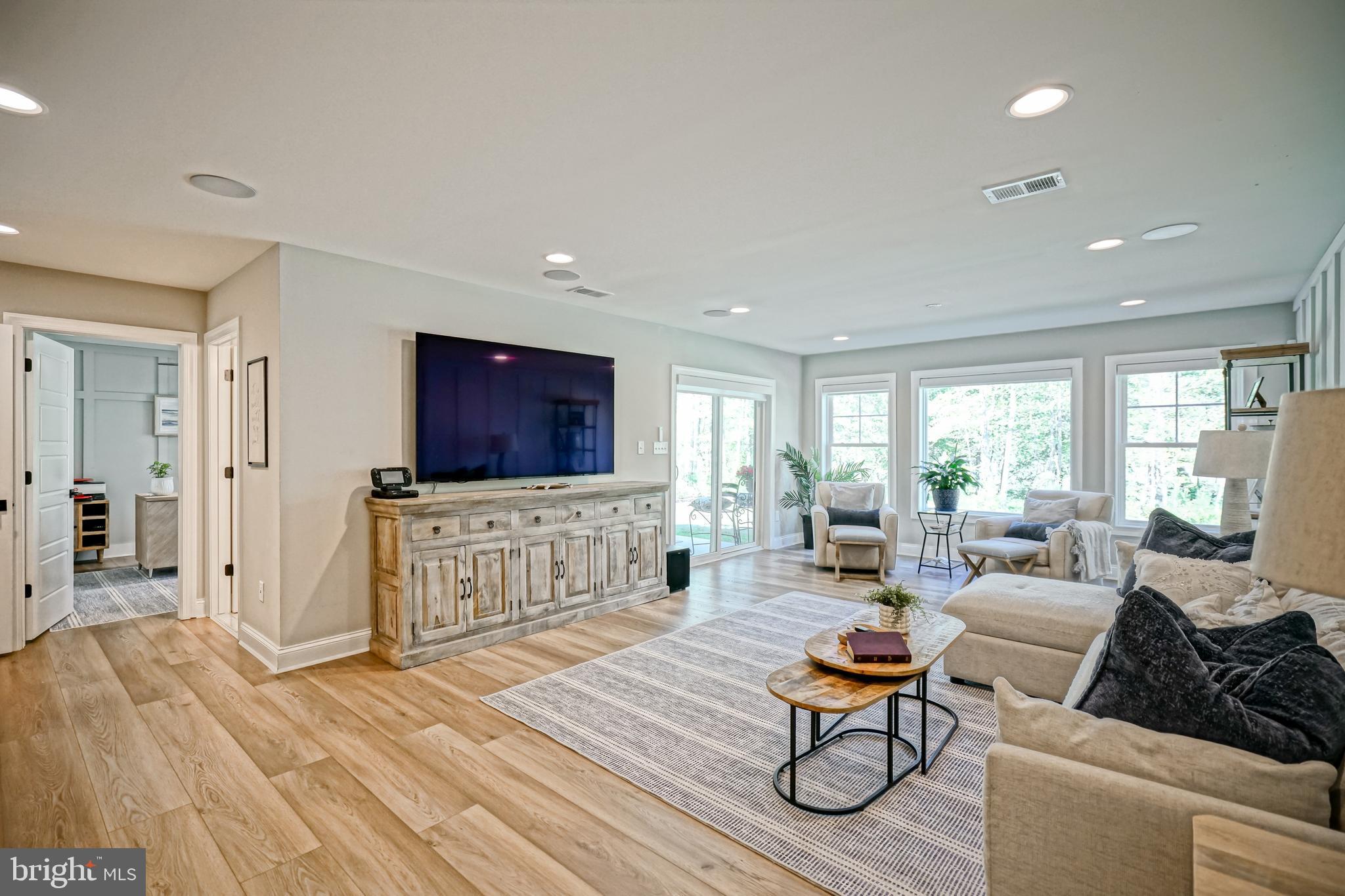 TIDEWATER LANDING - Residential