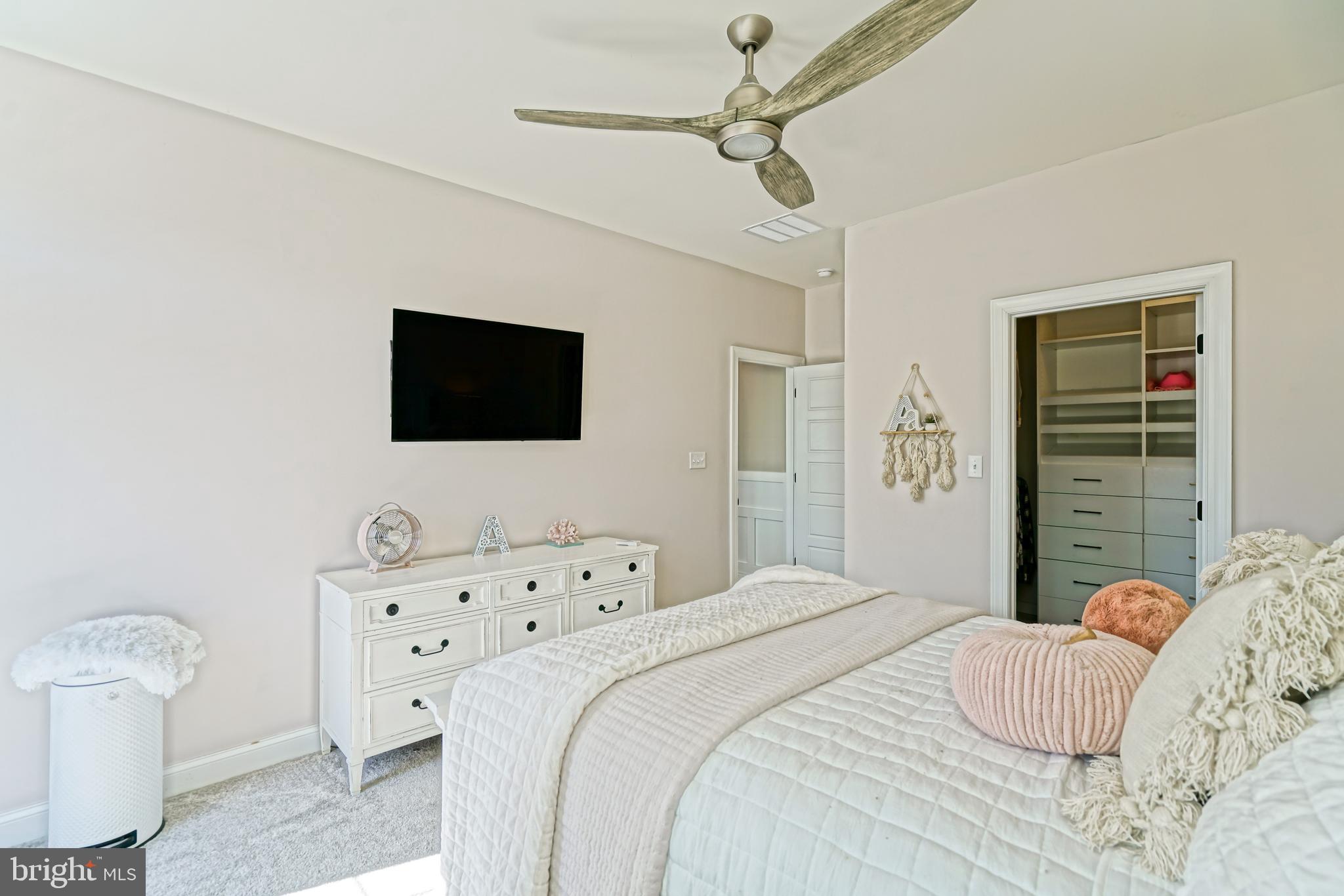 TIDEWATER LANDING - Residential