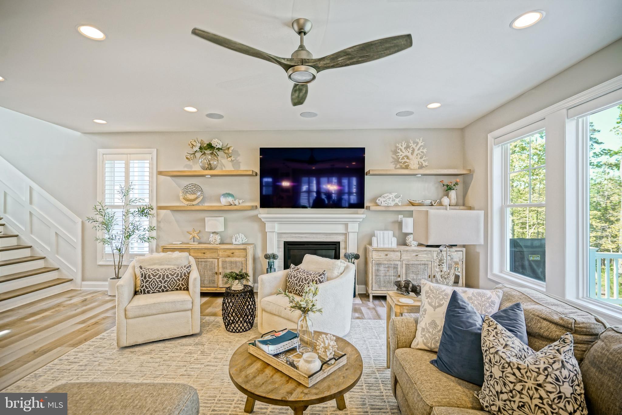 TIDEWATER LANDING - Residential