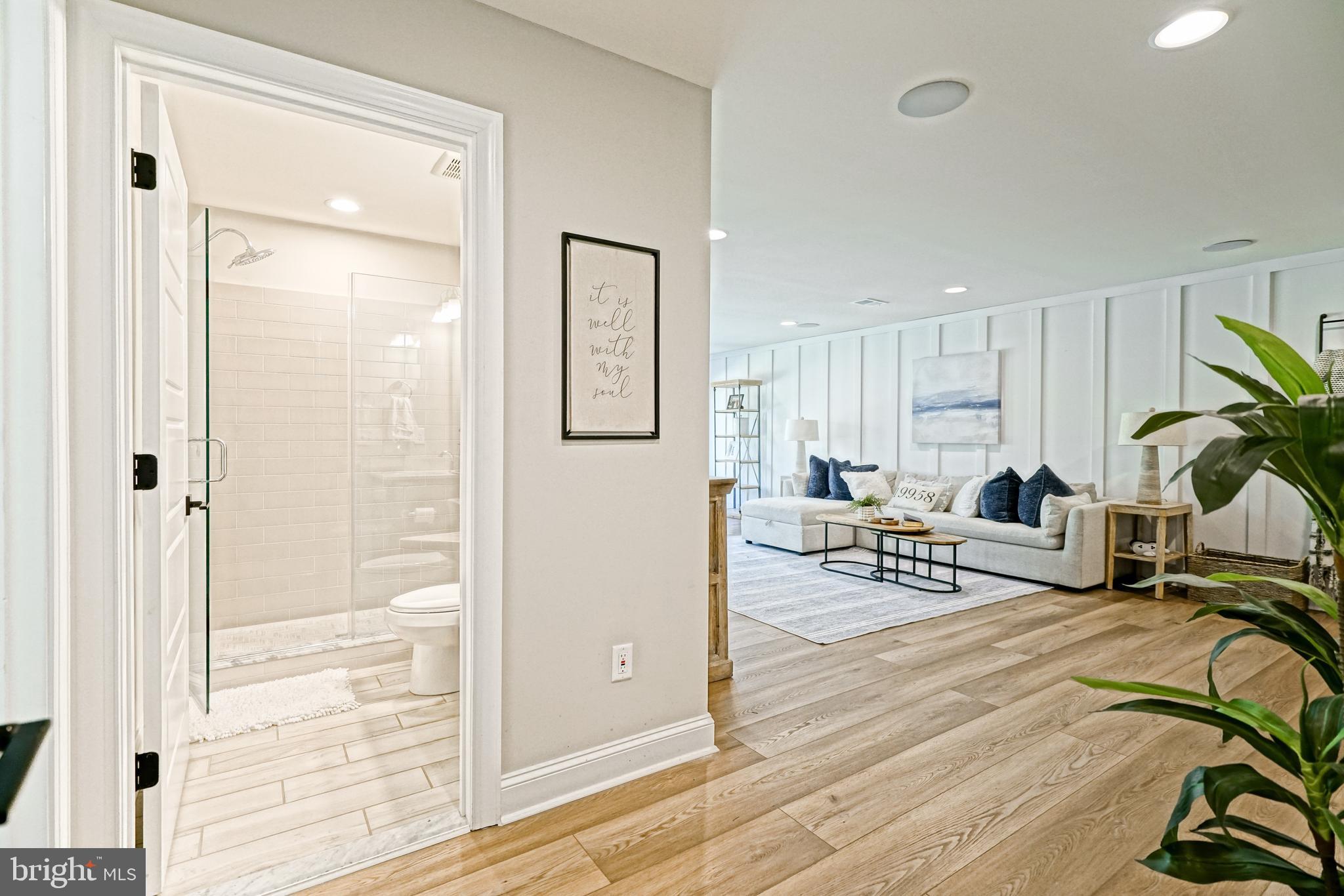 TIDEWATER LANDING - Residential