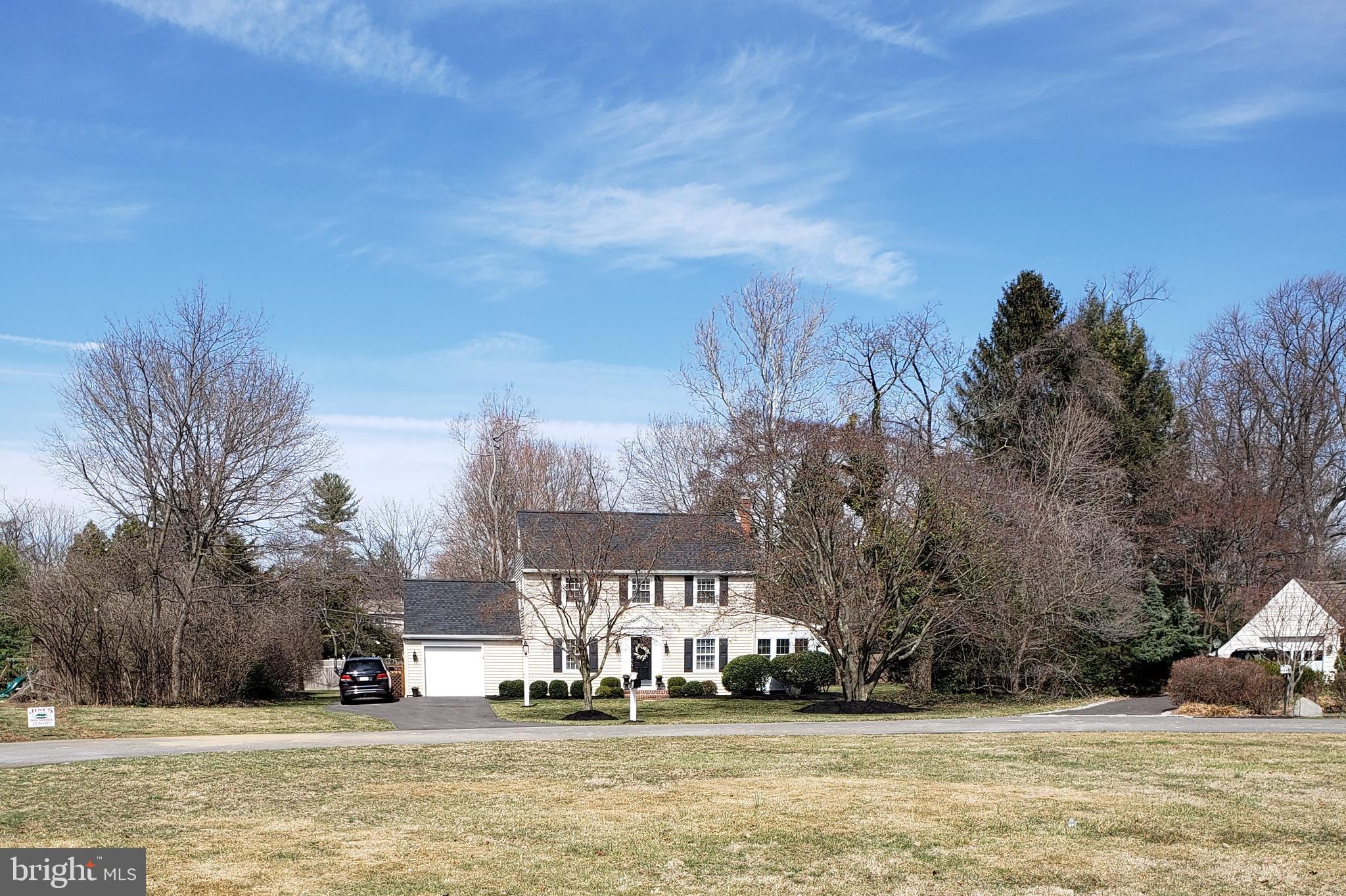 MAKEFIELD MANOR - Residential