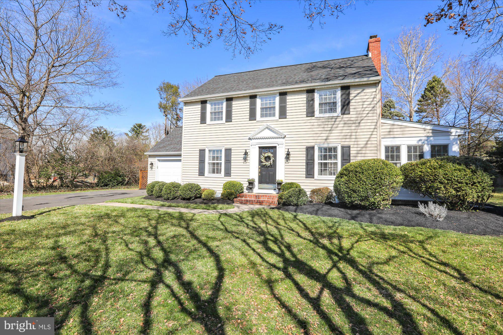 MAKEFIELD MANOR - Residential