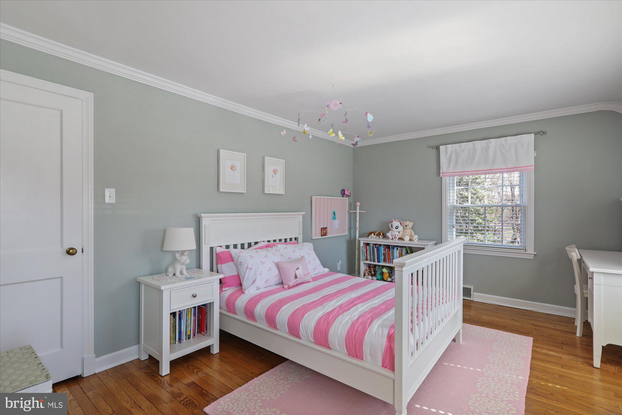 MAKEFIELD MANOR - Residential