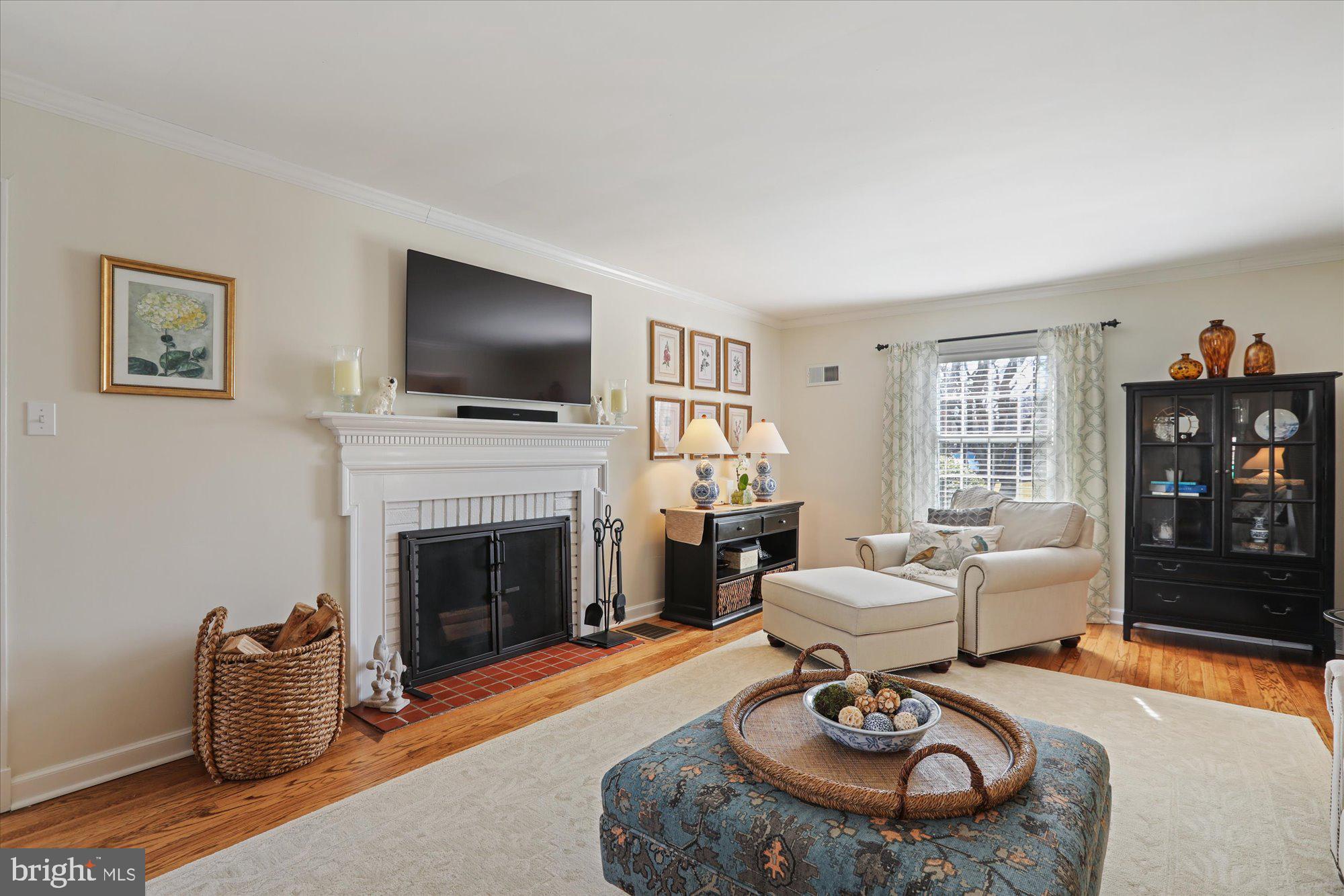 MAKEFIELD MANOR - Residential