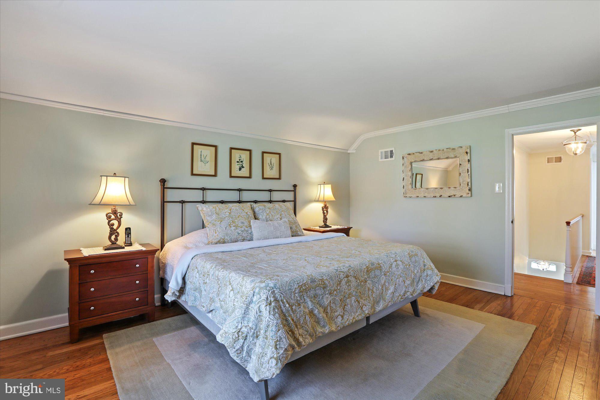 MAKEFIELD MANOR - Residential