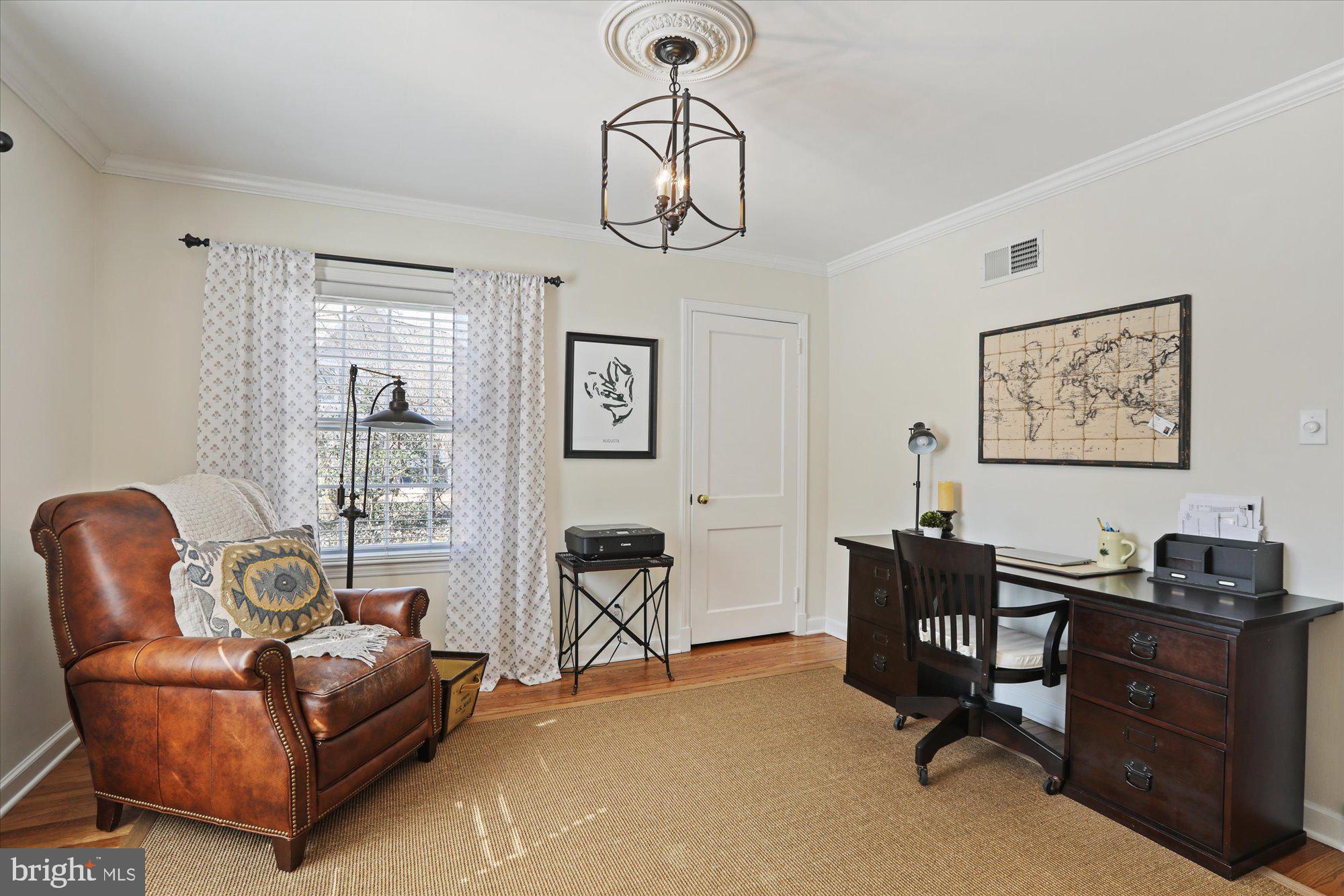 MAKEFIELD MANOR - Residential