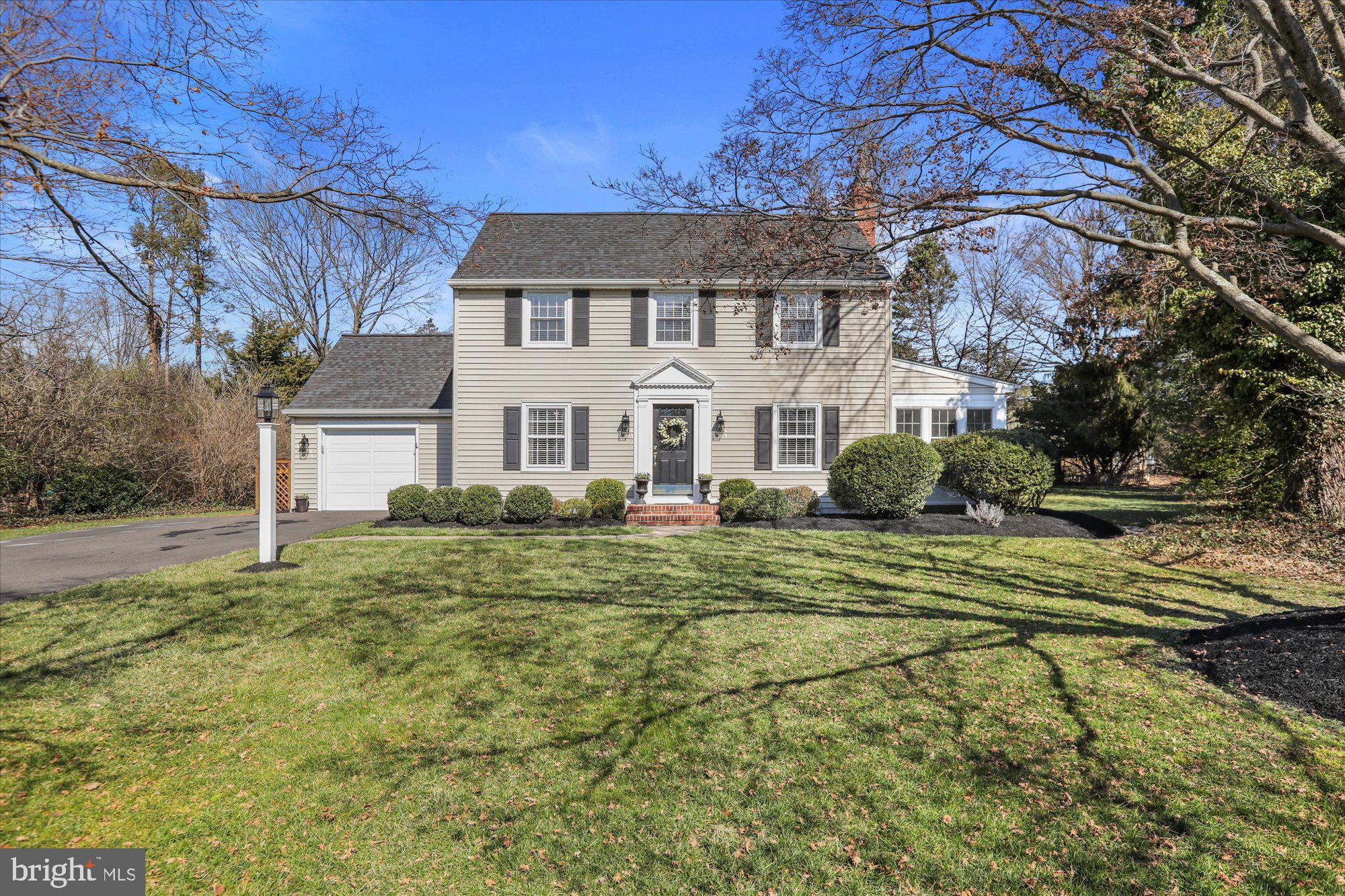 MAKEFIELD MANOR - Residential
