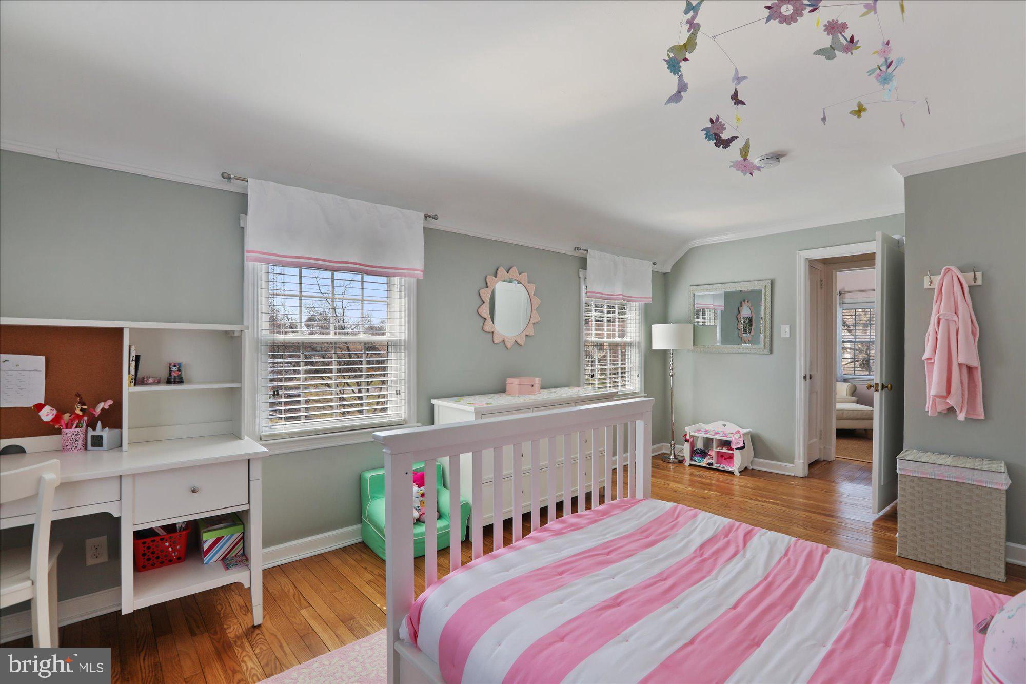 MAKEFIELD MANOR - Residential