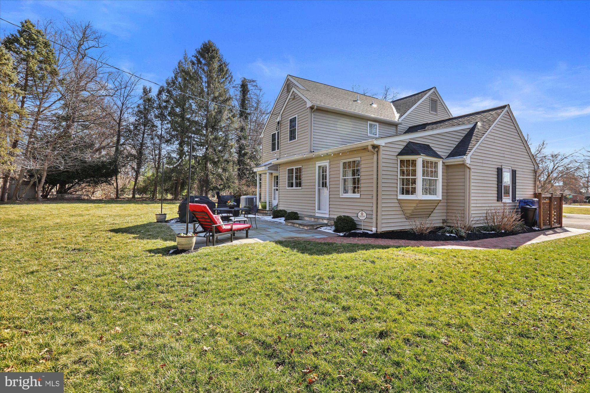 MAKEFIELD MANOR - Residential