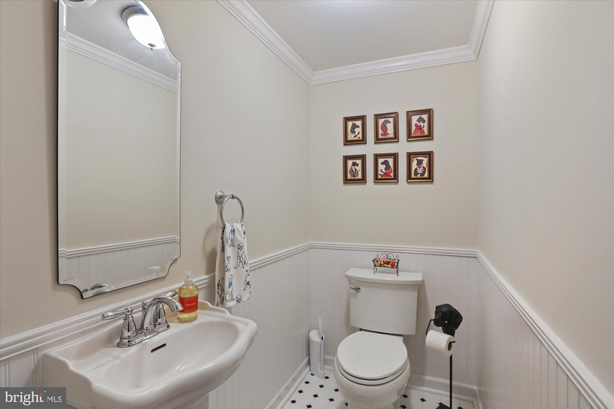 MAKEFIELD MANOR - Residential