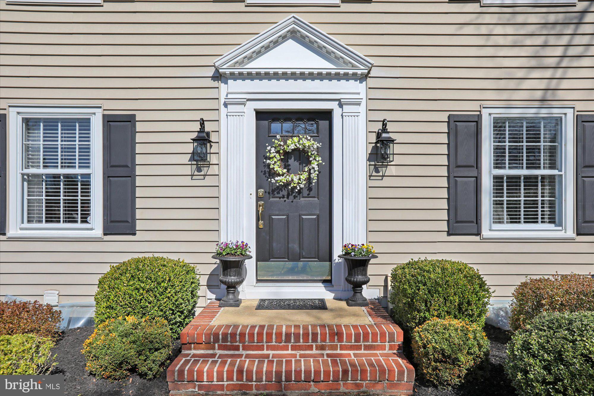 MAKEFIELD MANOR - Residential