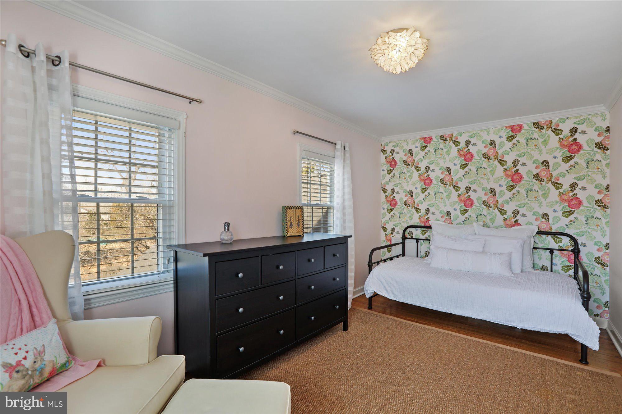 MAKEFIELD MANOR - Residential