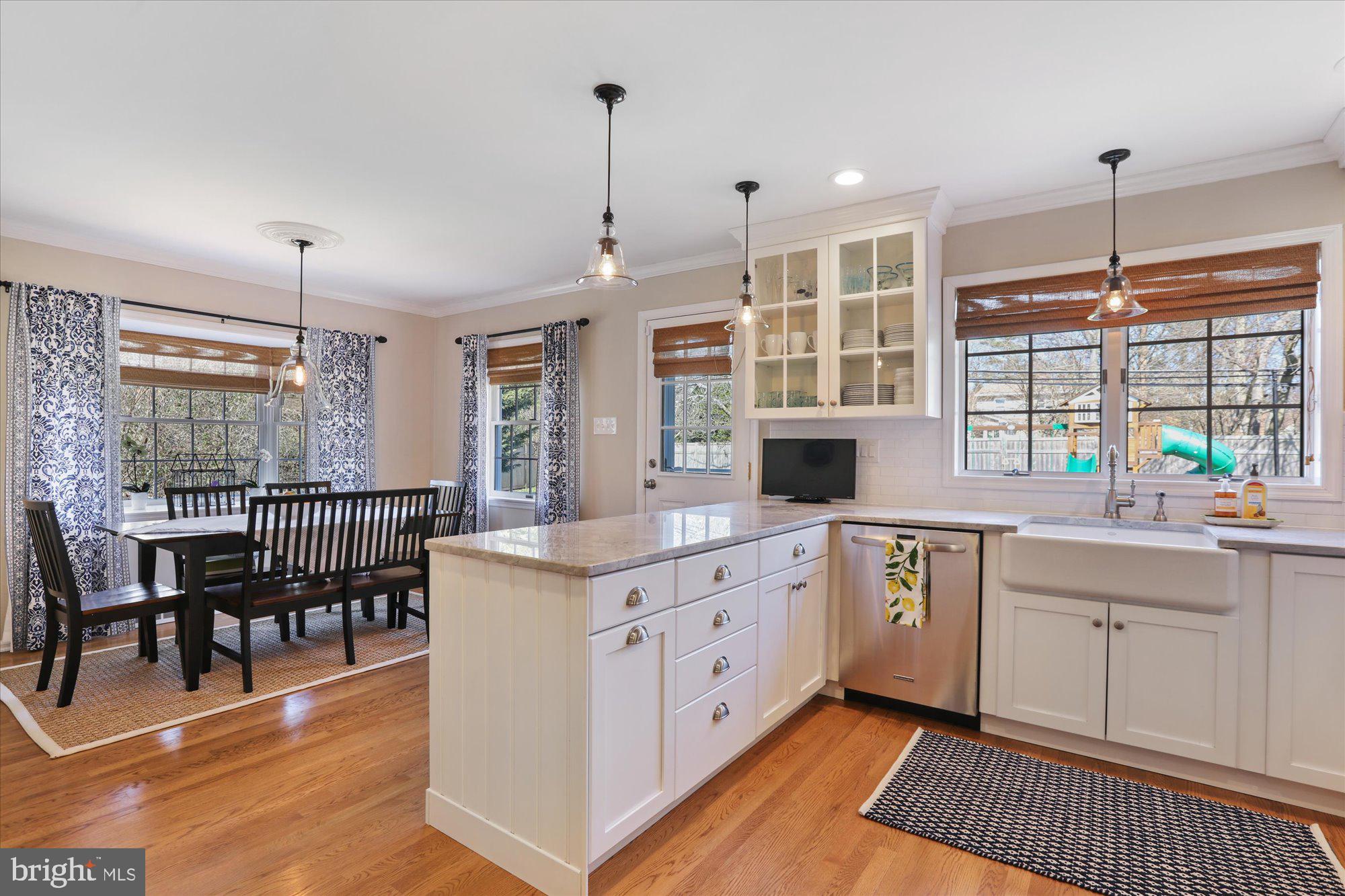 MAKEFIELD MANOR - Residential