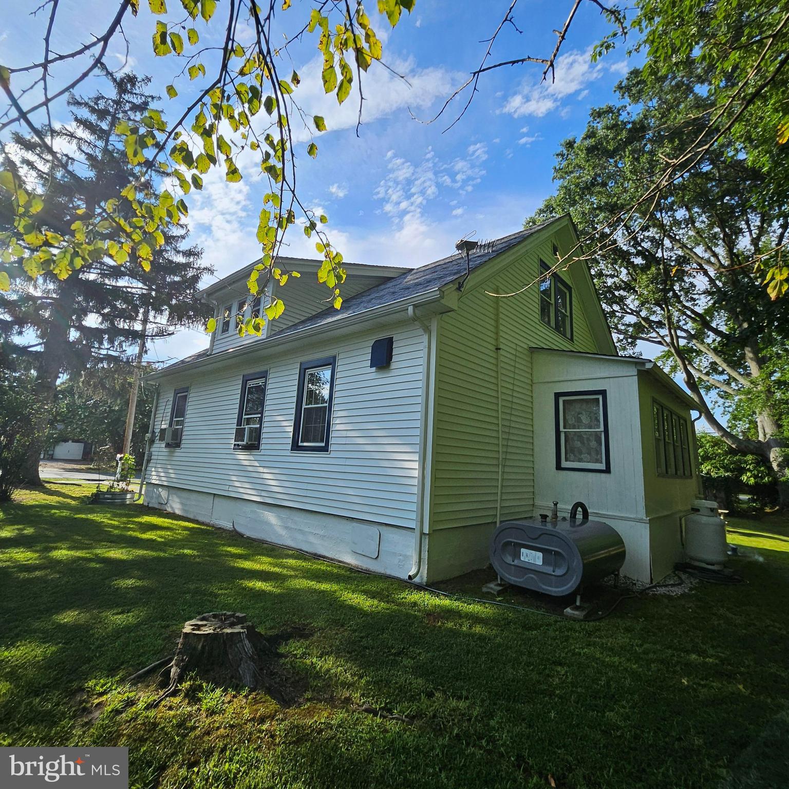 5827 S HAWTHORNE AVENUE