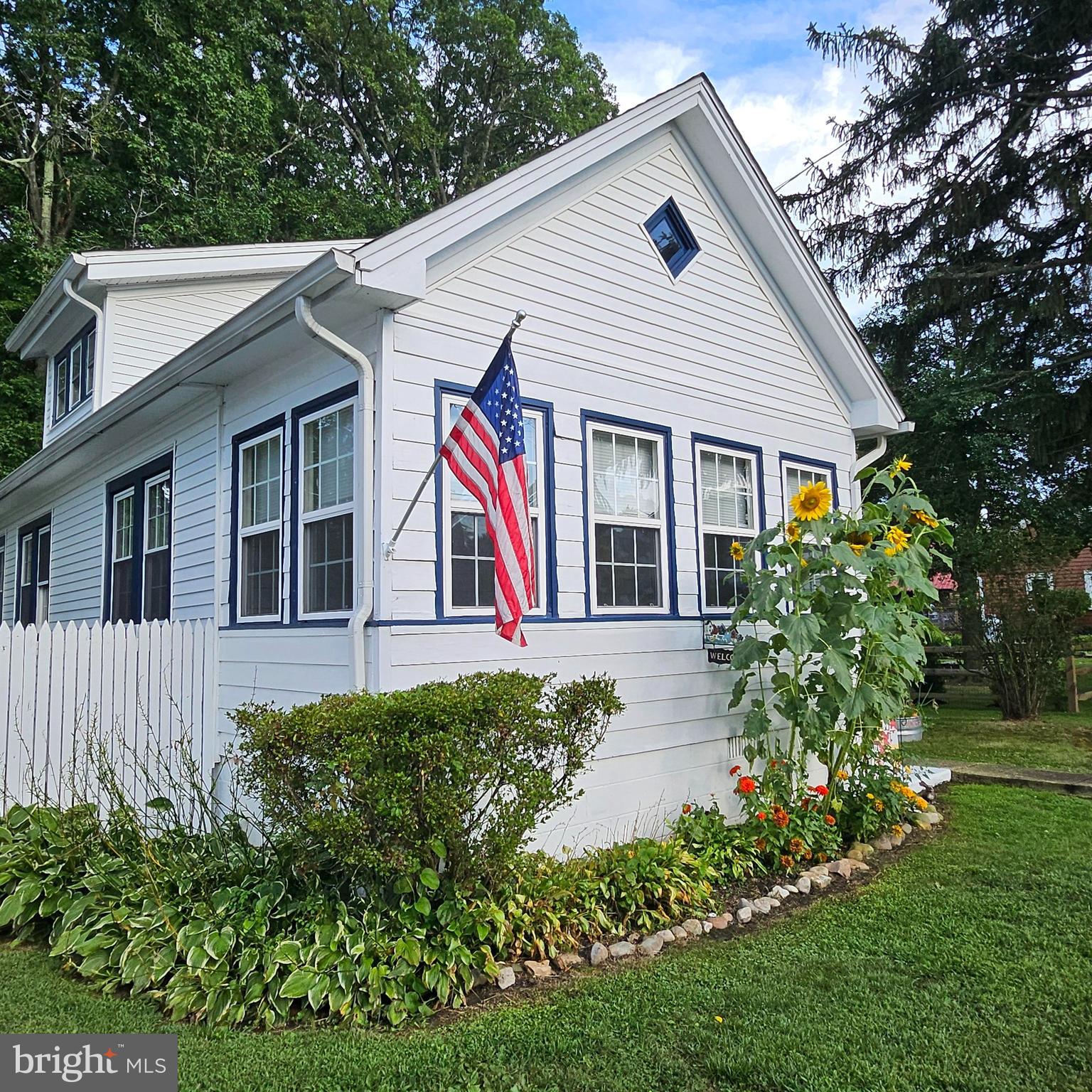 5827 S HAWTHORNE AVENUE