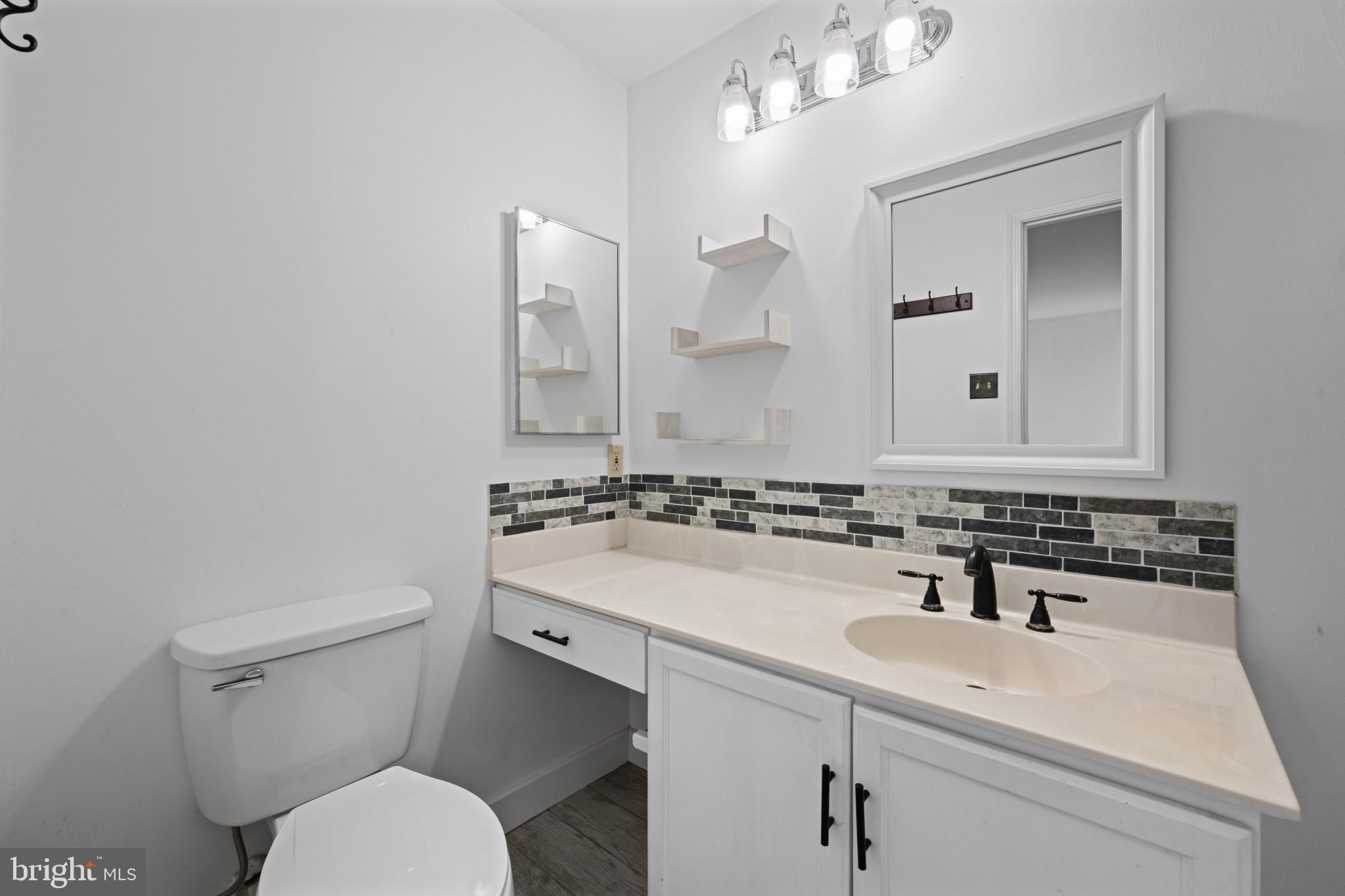 RAINFLOWER/LOVETON - Residential Lease