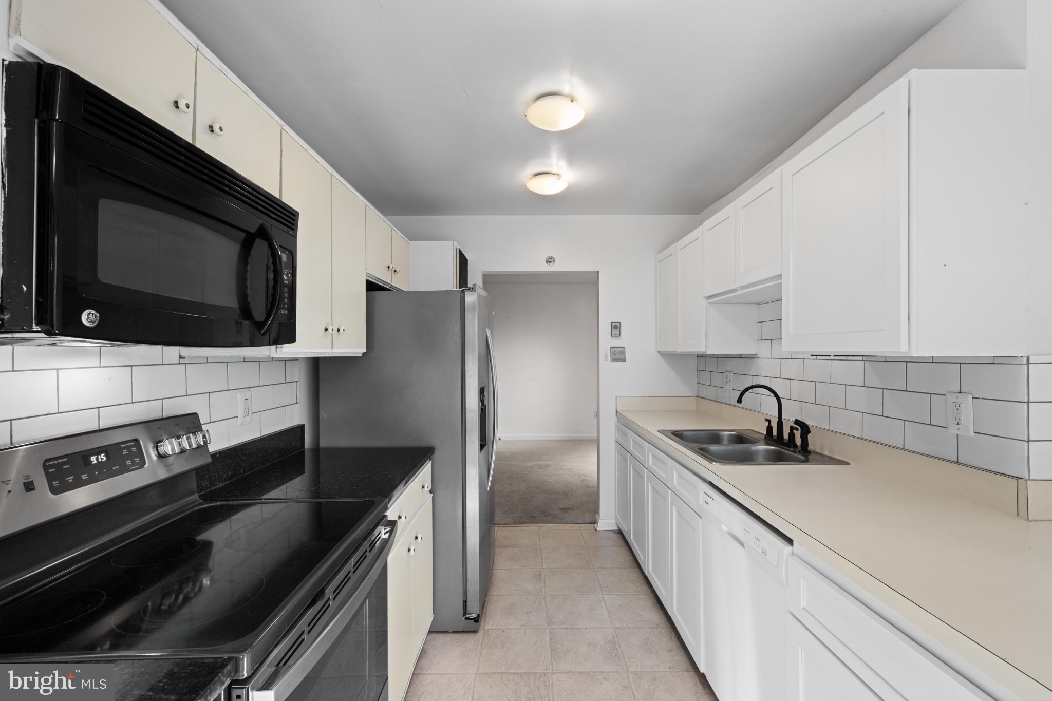 RAINFLOWER/LOVETON - Residential Lease