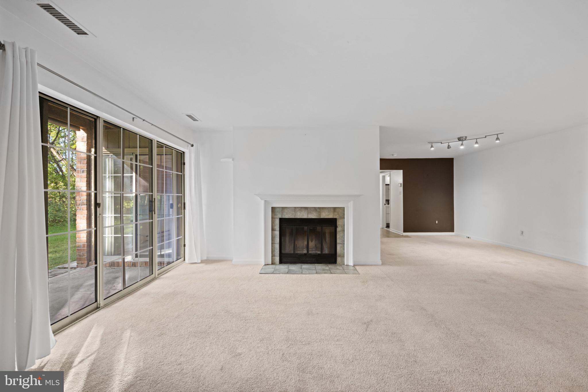 RAINFLOWER/LOVETON - Residential Lease