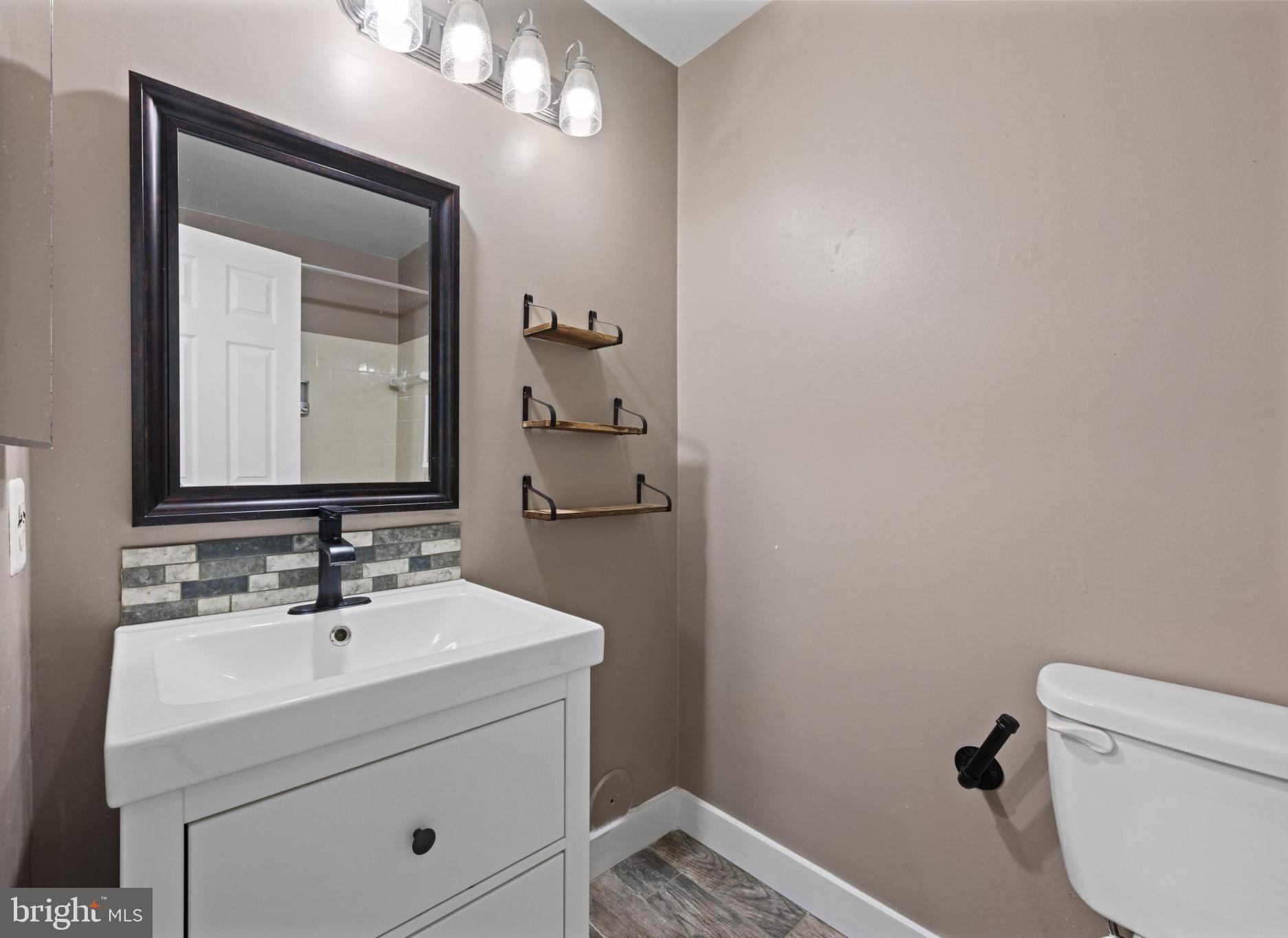 RAINFLOWER/LOVETON - Residential Lease