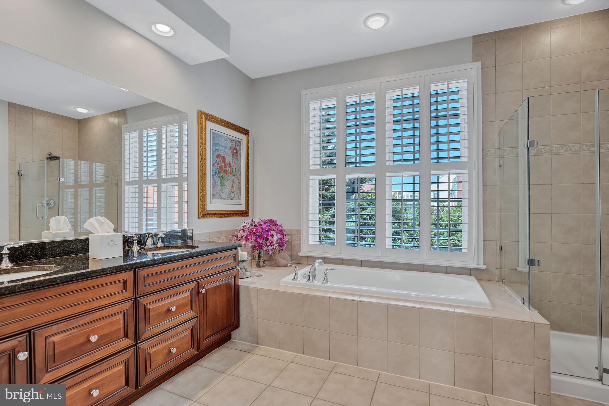 OLD TOWN COURT - Residential