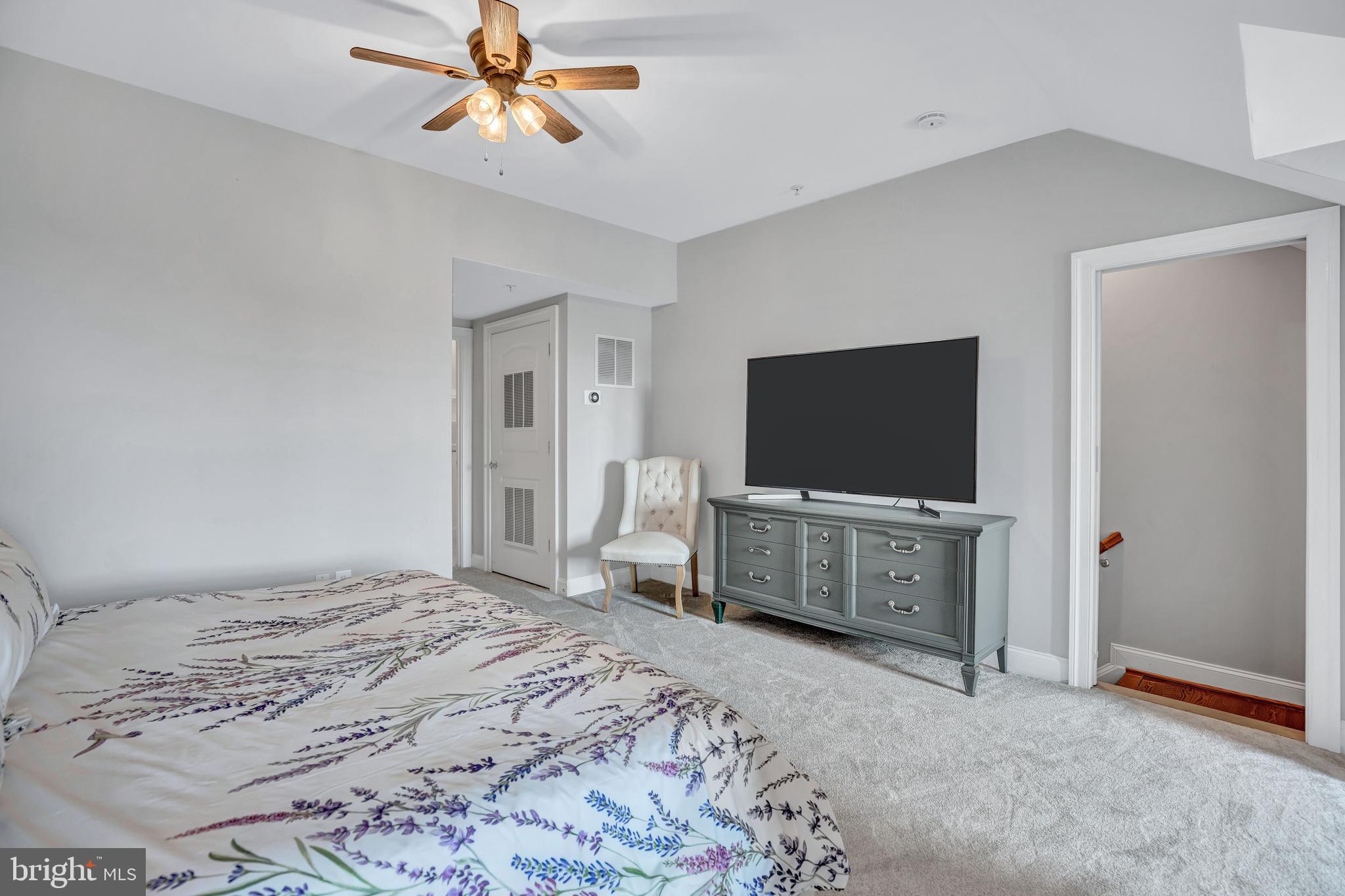 OLD TOWN COURT - Residential