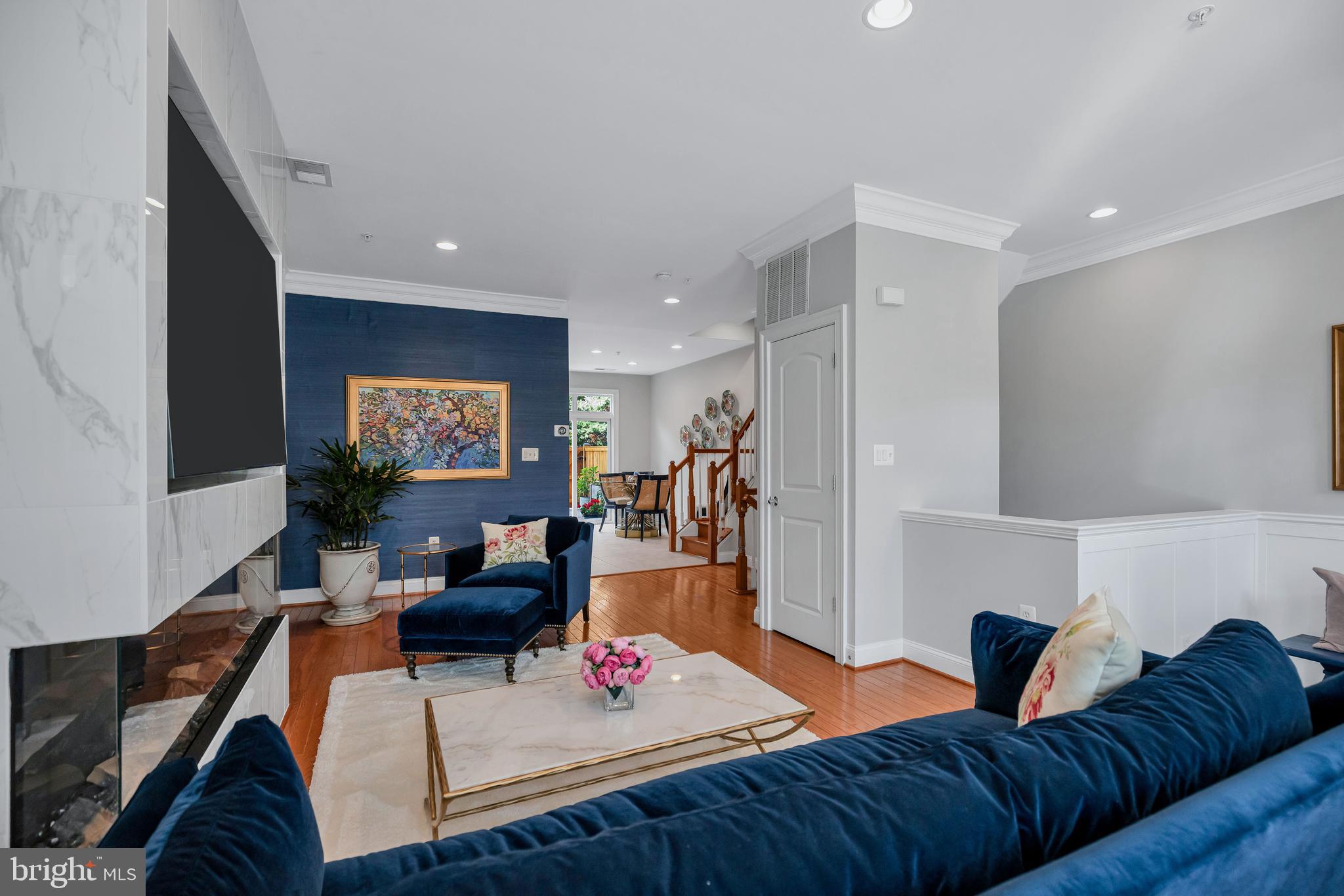 OLD TOWN COURT - Residential