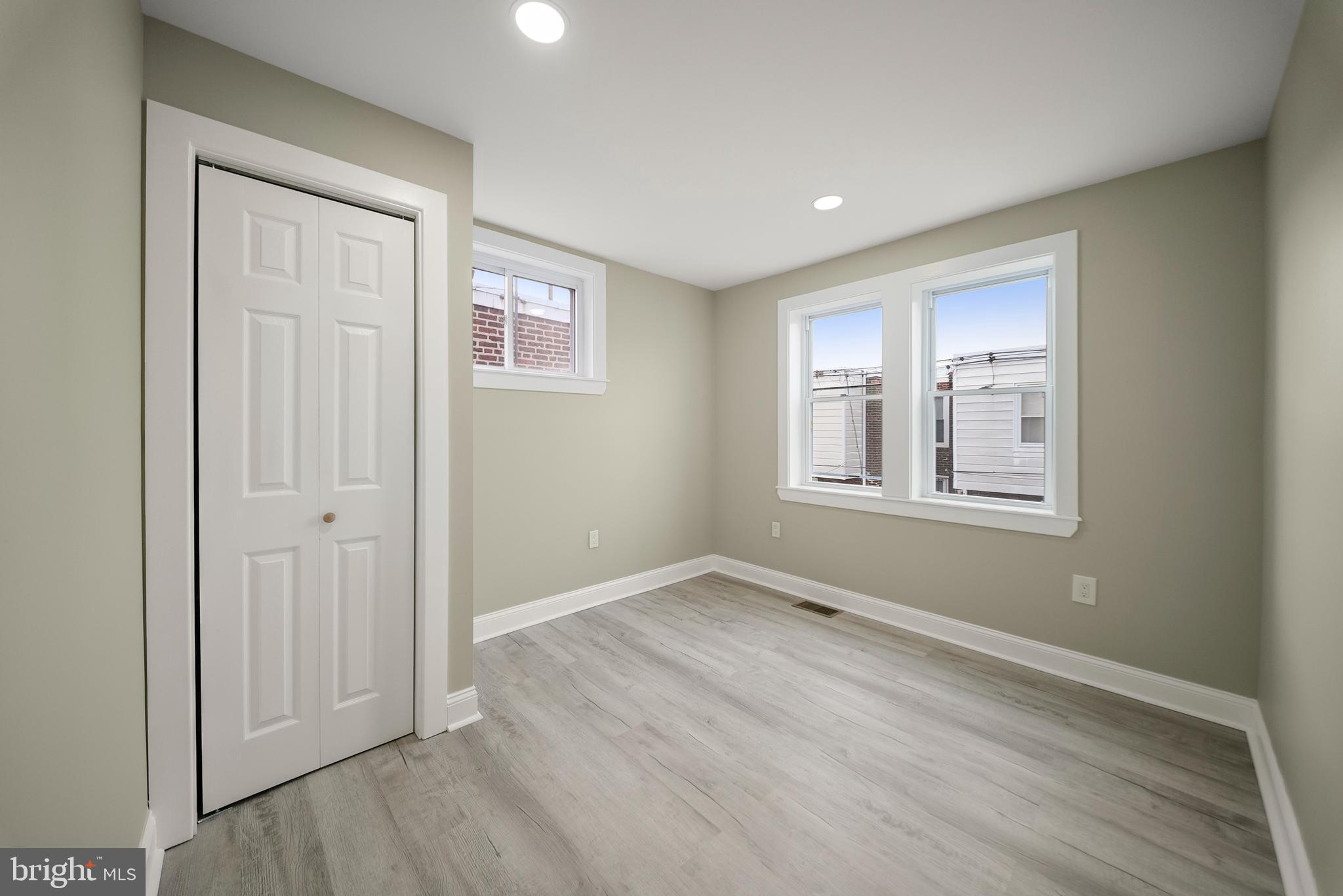 LAWNCREST - Residential