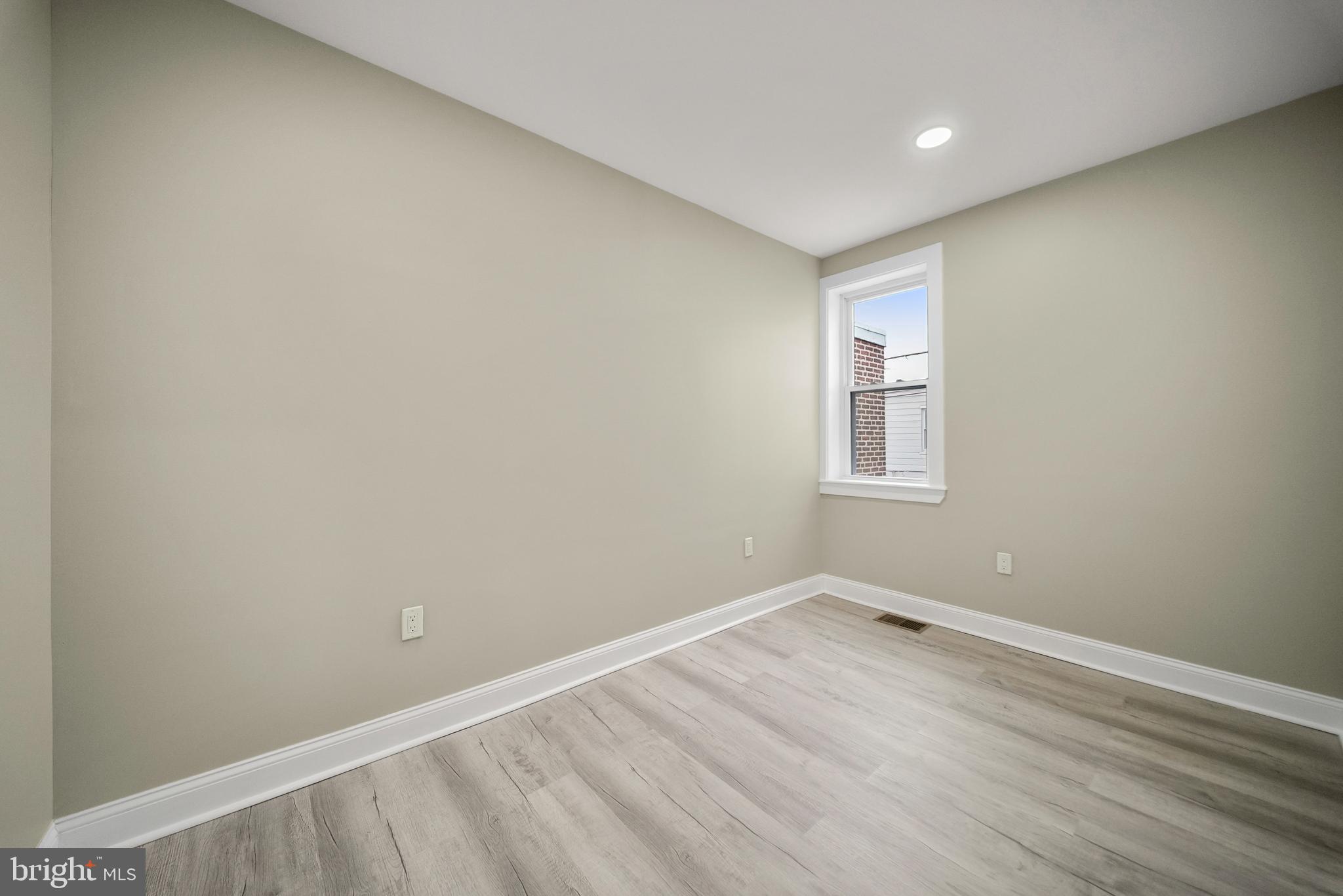 LAWNCREST - Residential