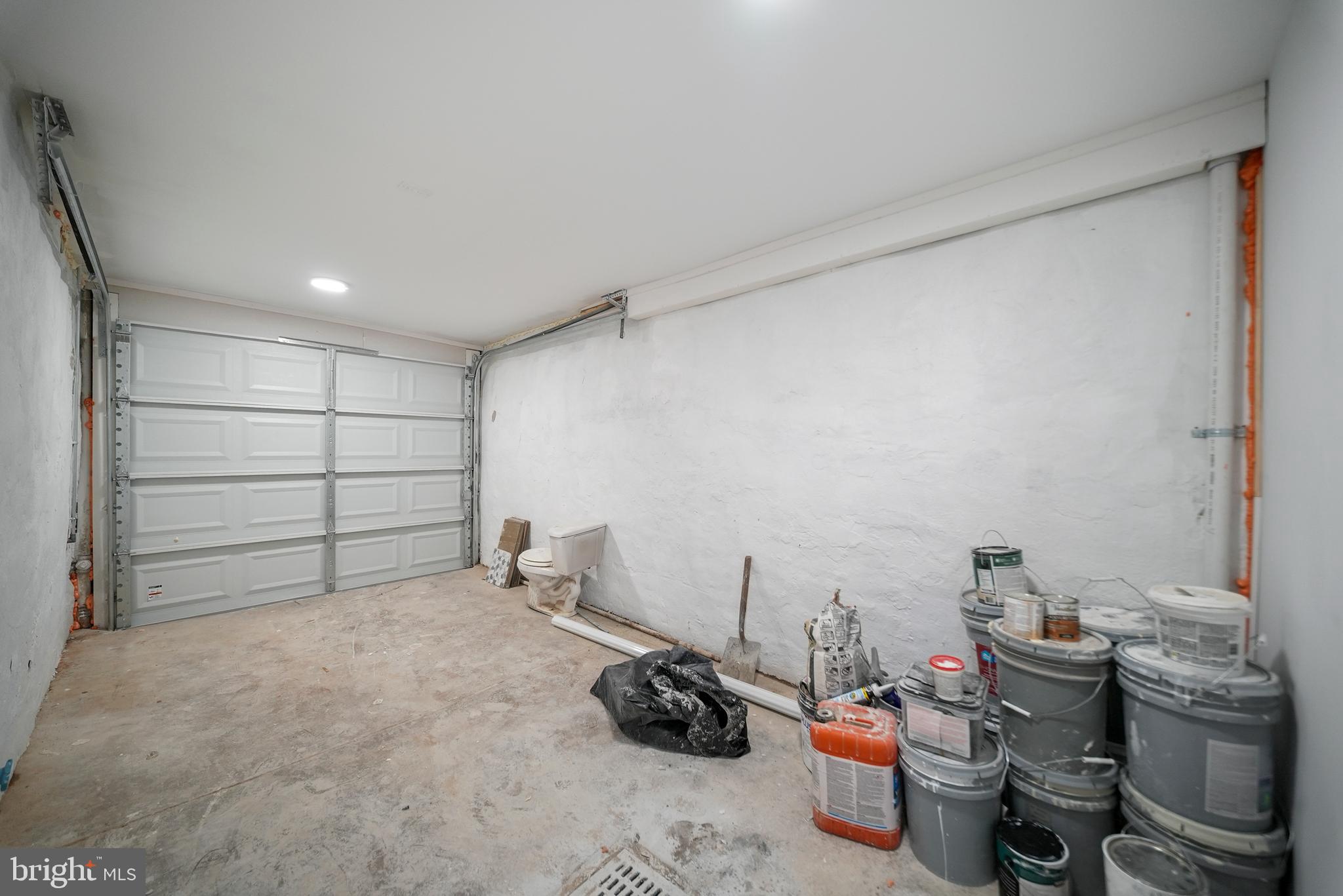 LAWNCREST - Residential