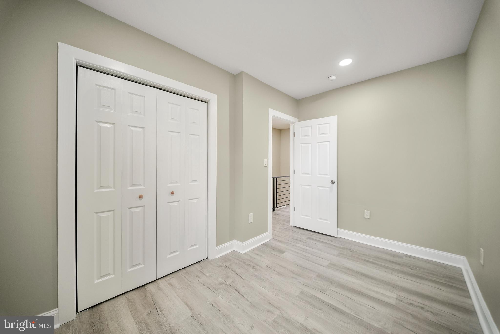 LAWNCREST - Residential