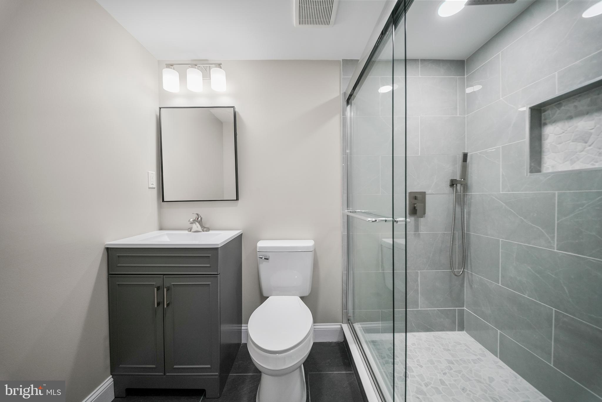 LAWNCREST - Residential