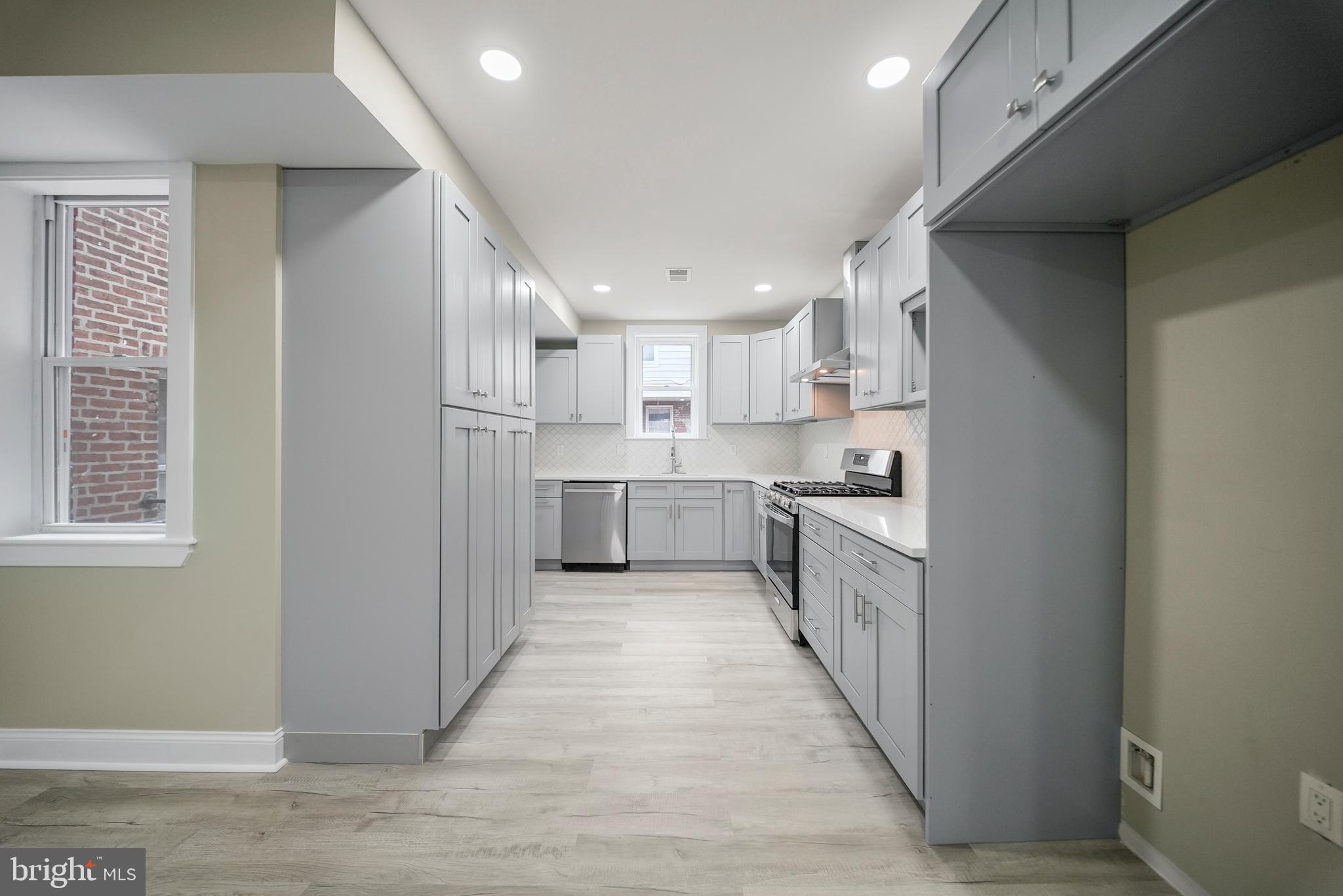 LAWNCREST - Residential