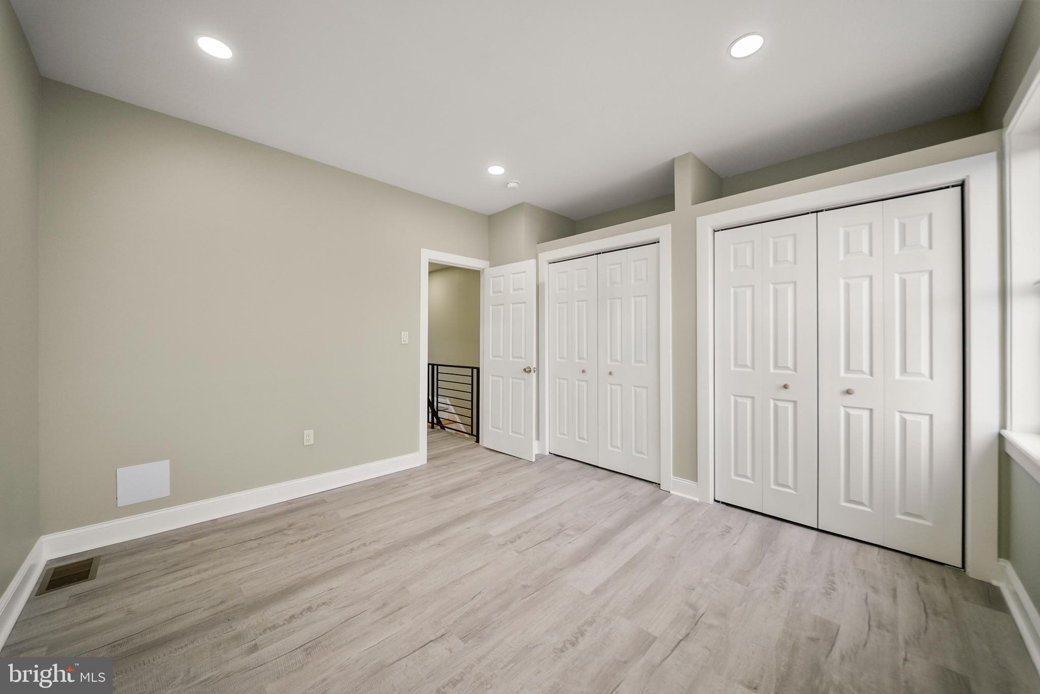 LAWNCREST - Residential