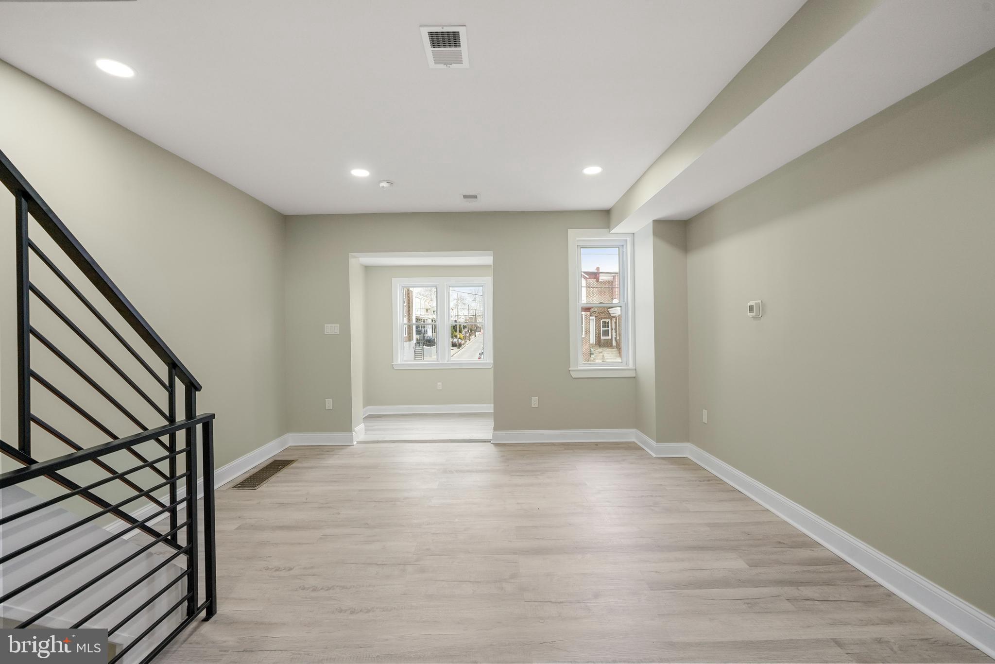 LAWNCREST - Residential