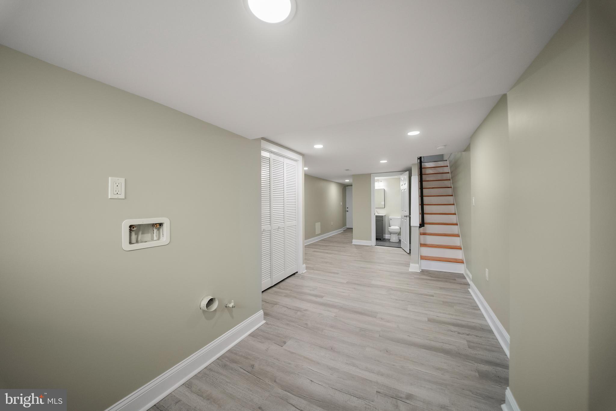 LAWNCREST - Residential