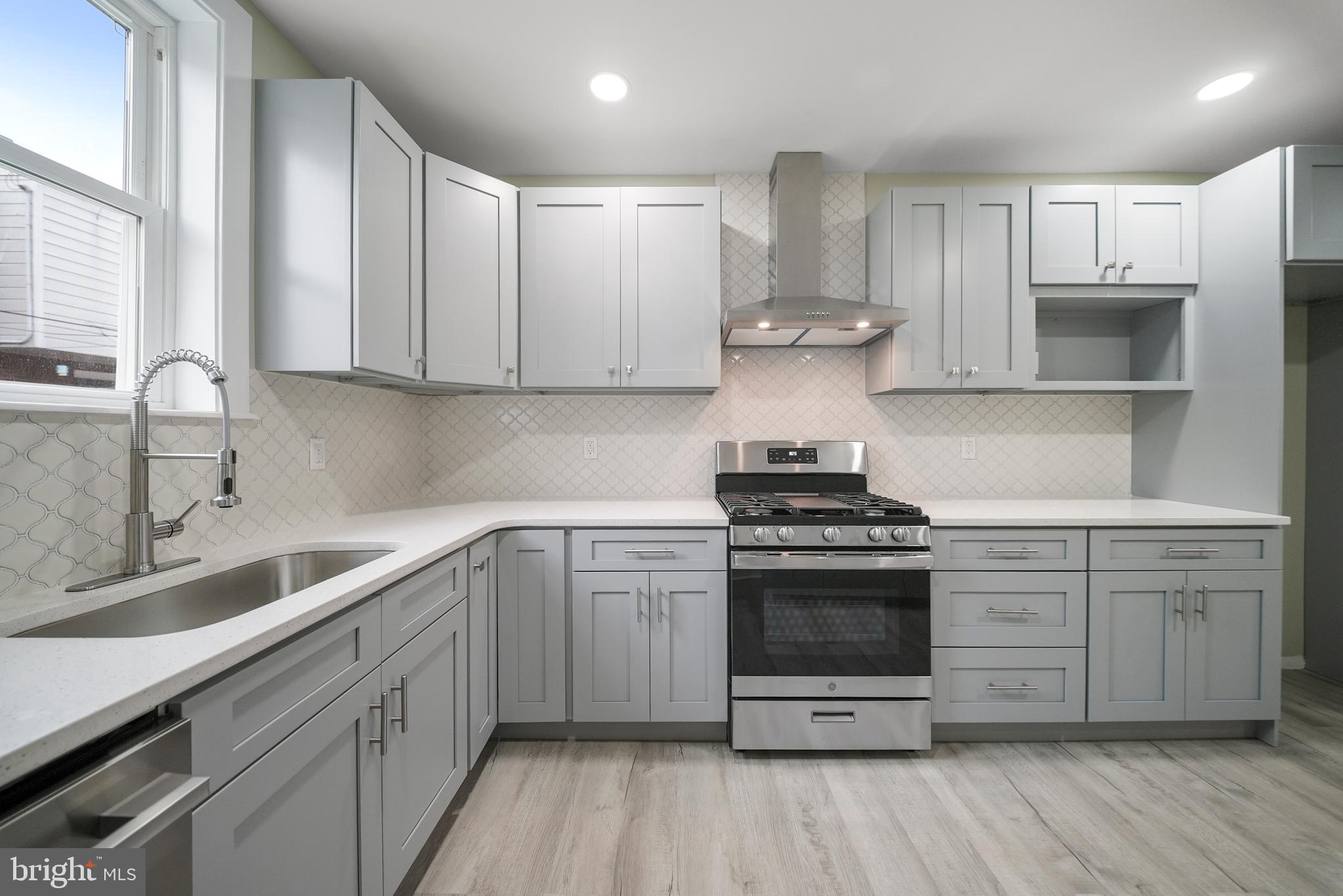 LAWNCREST - Residential