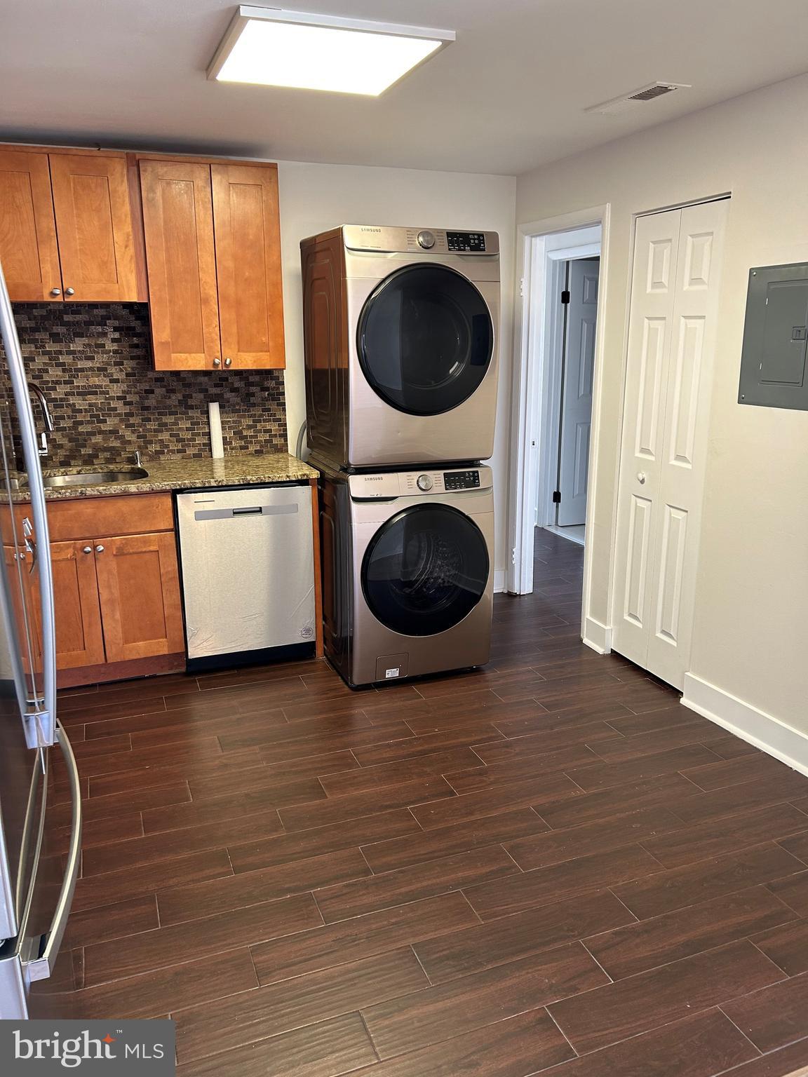 HERONS COVE - Residential