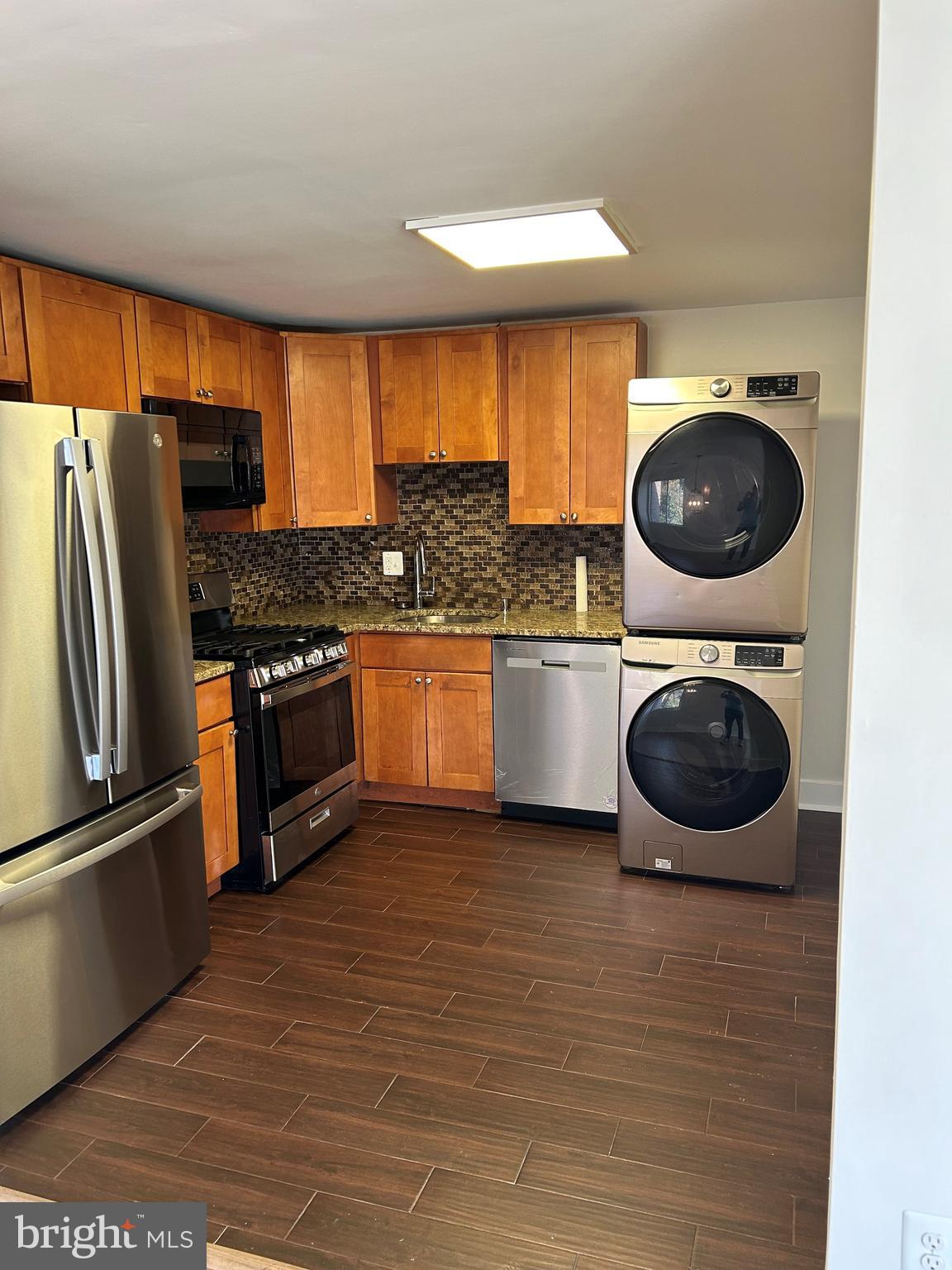 HERONS COVE - Residential