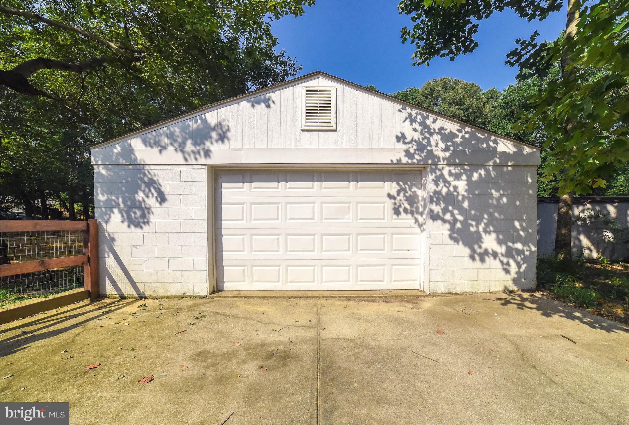 PLEASANT SPRINGS - Residential