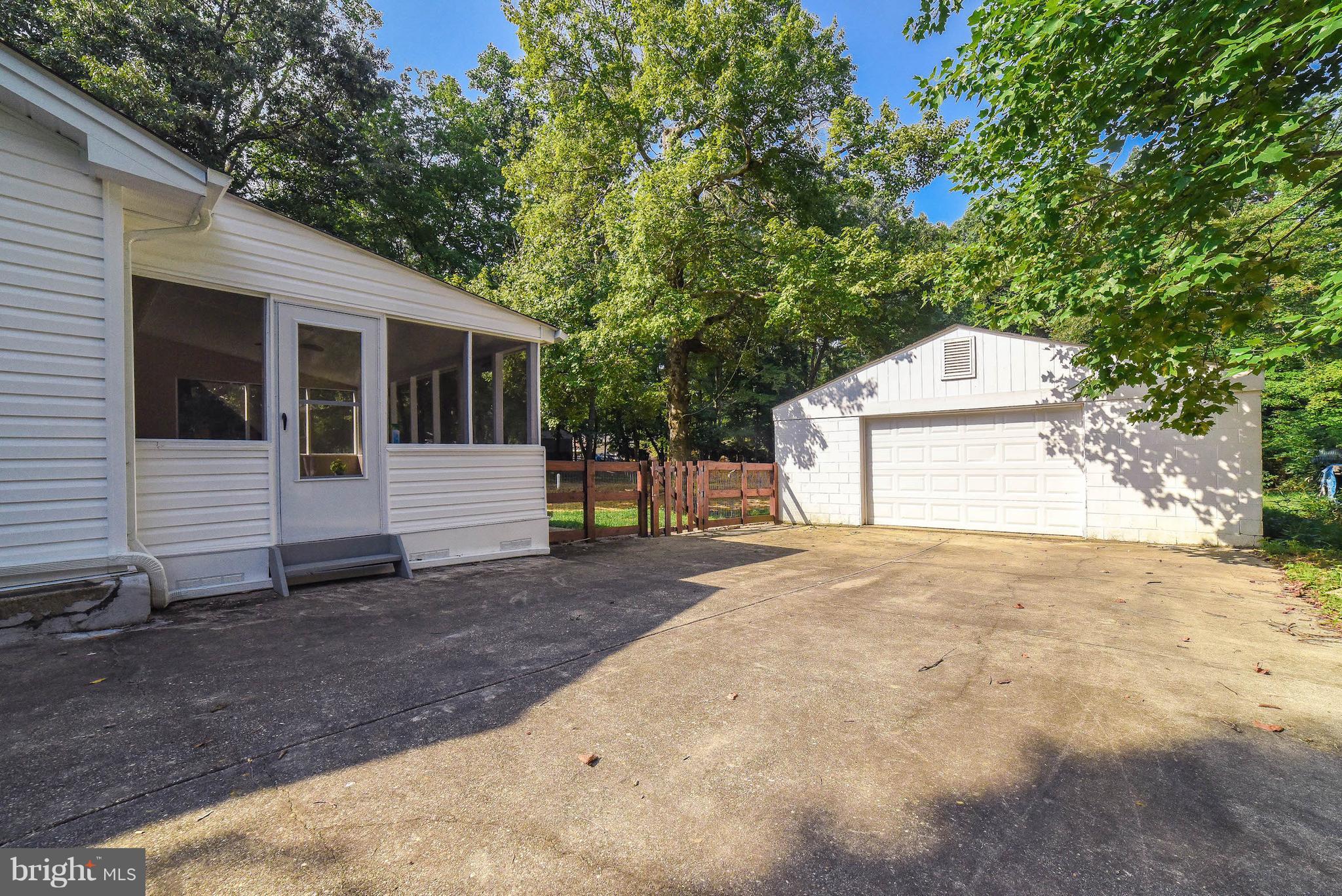 PLEASANT SPRINGS - Residential