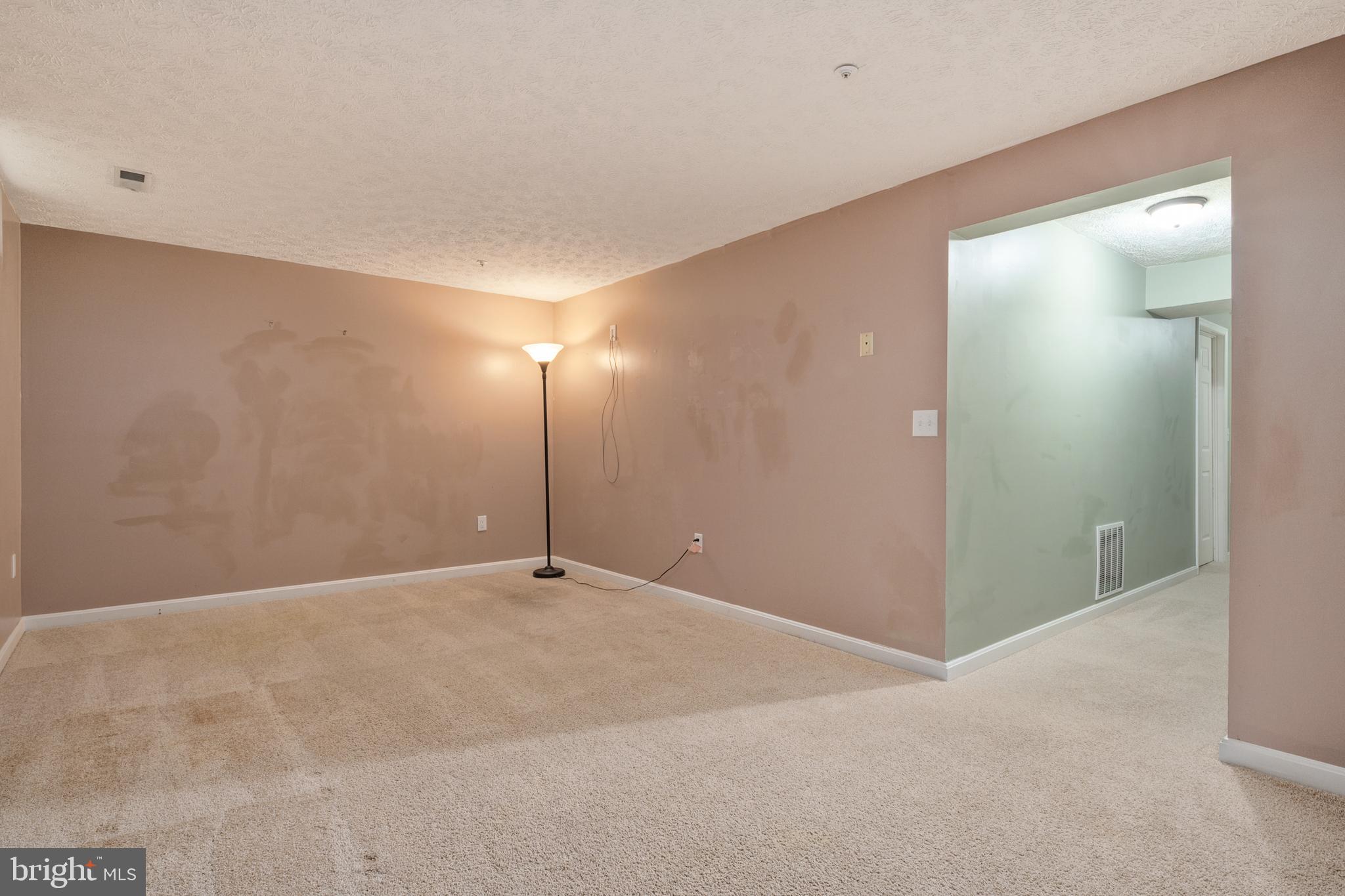 SEVEN OAKS - Residential Lease