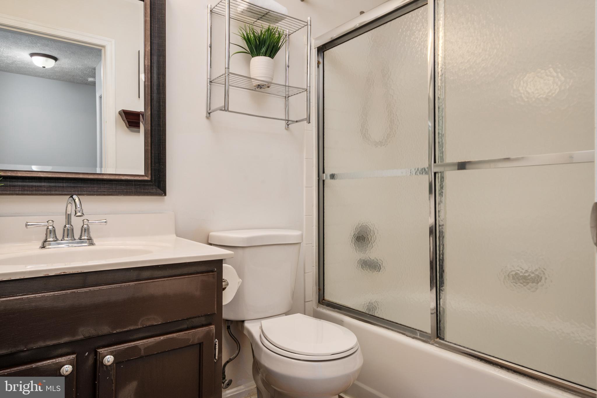 SEVEN OAKS - Residential Lease