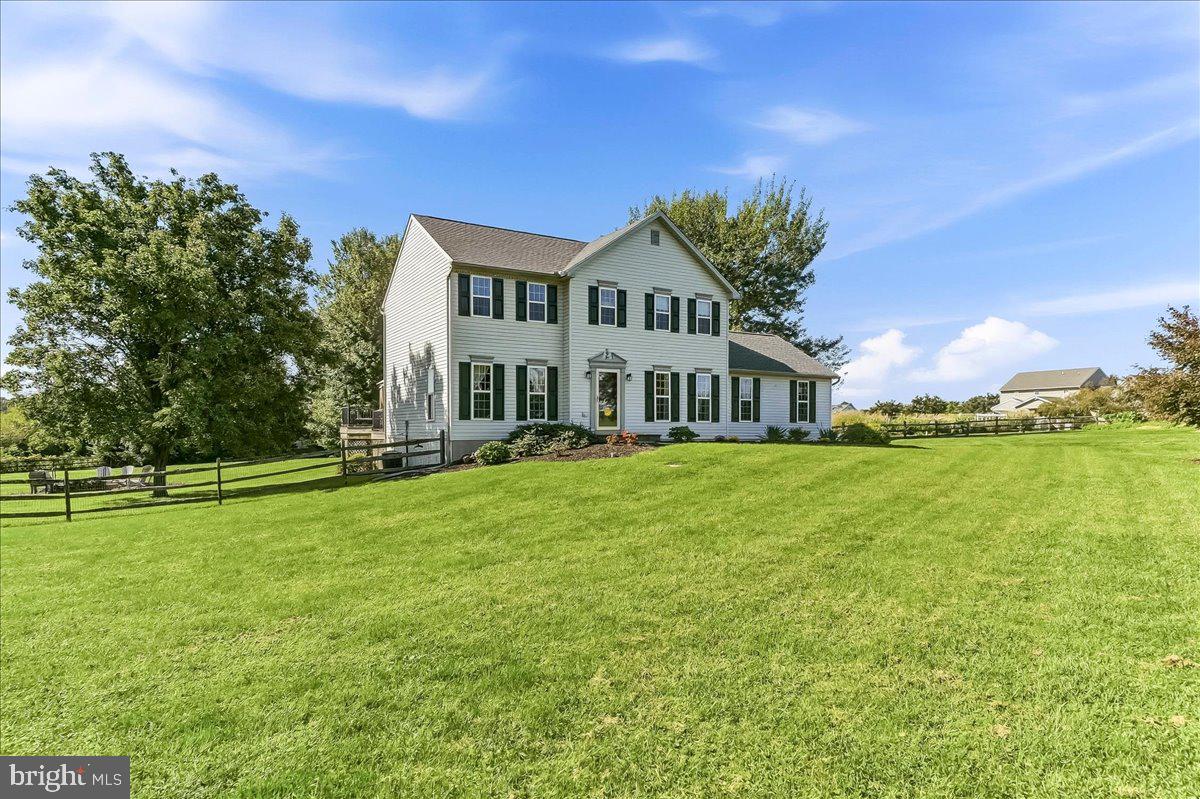 822 WATERWAY ROAD
