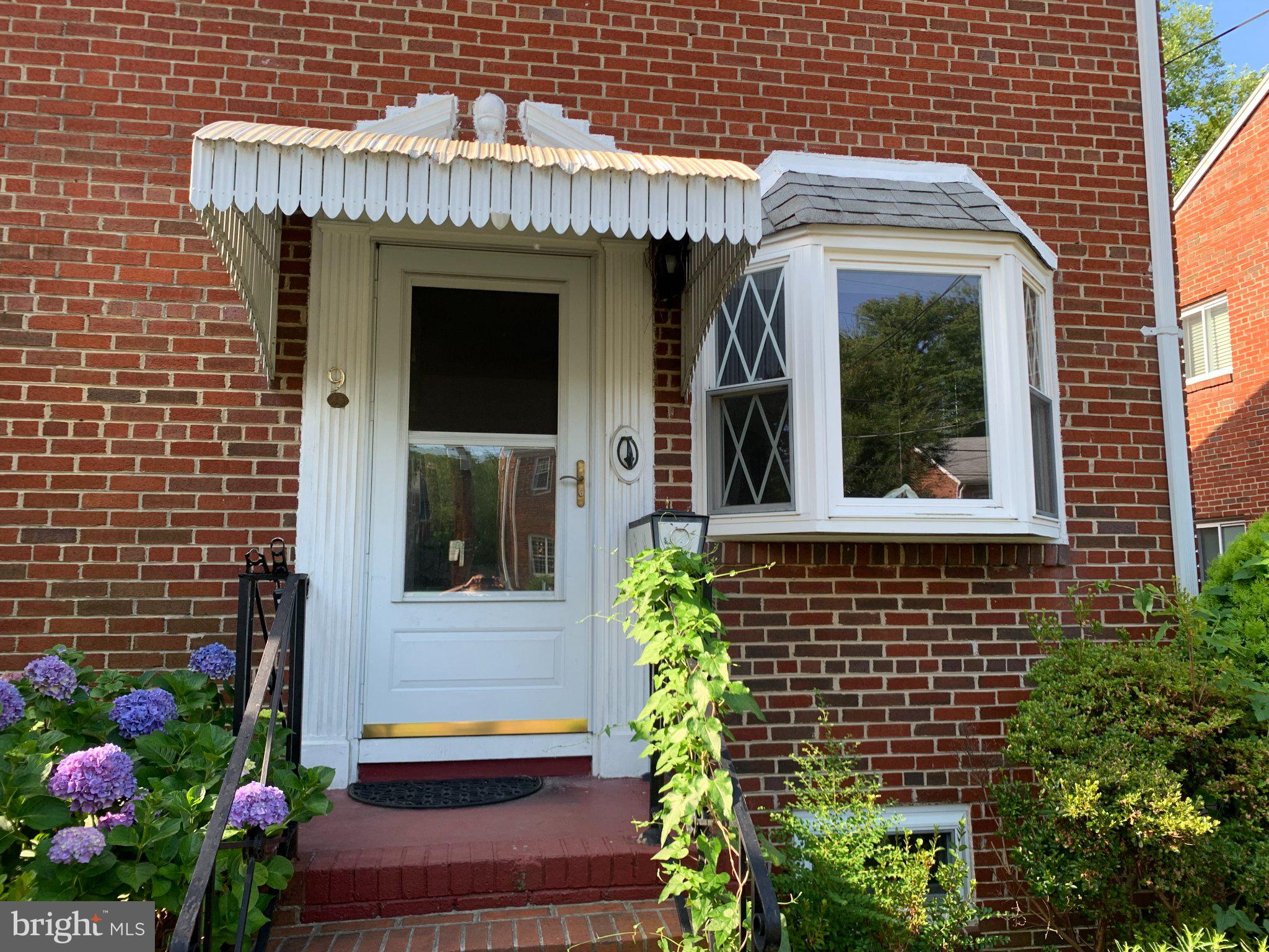 9 E MYRTLE STREET