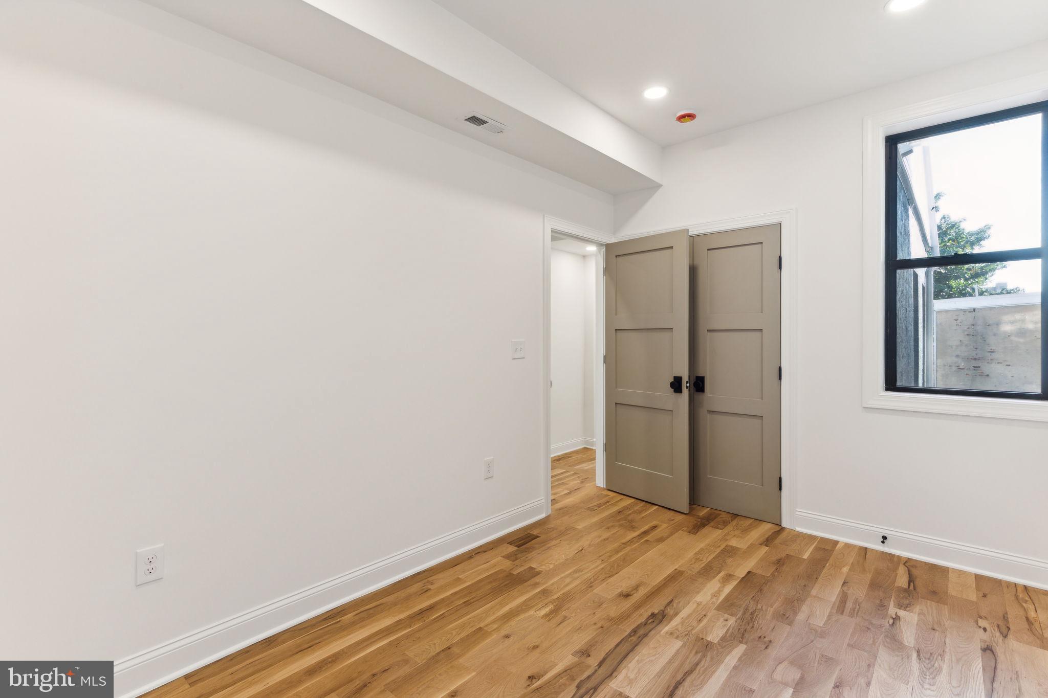 GRADUATE HOSPITAL - Residential