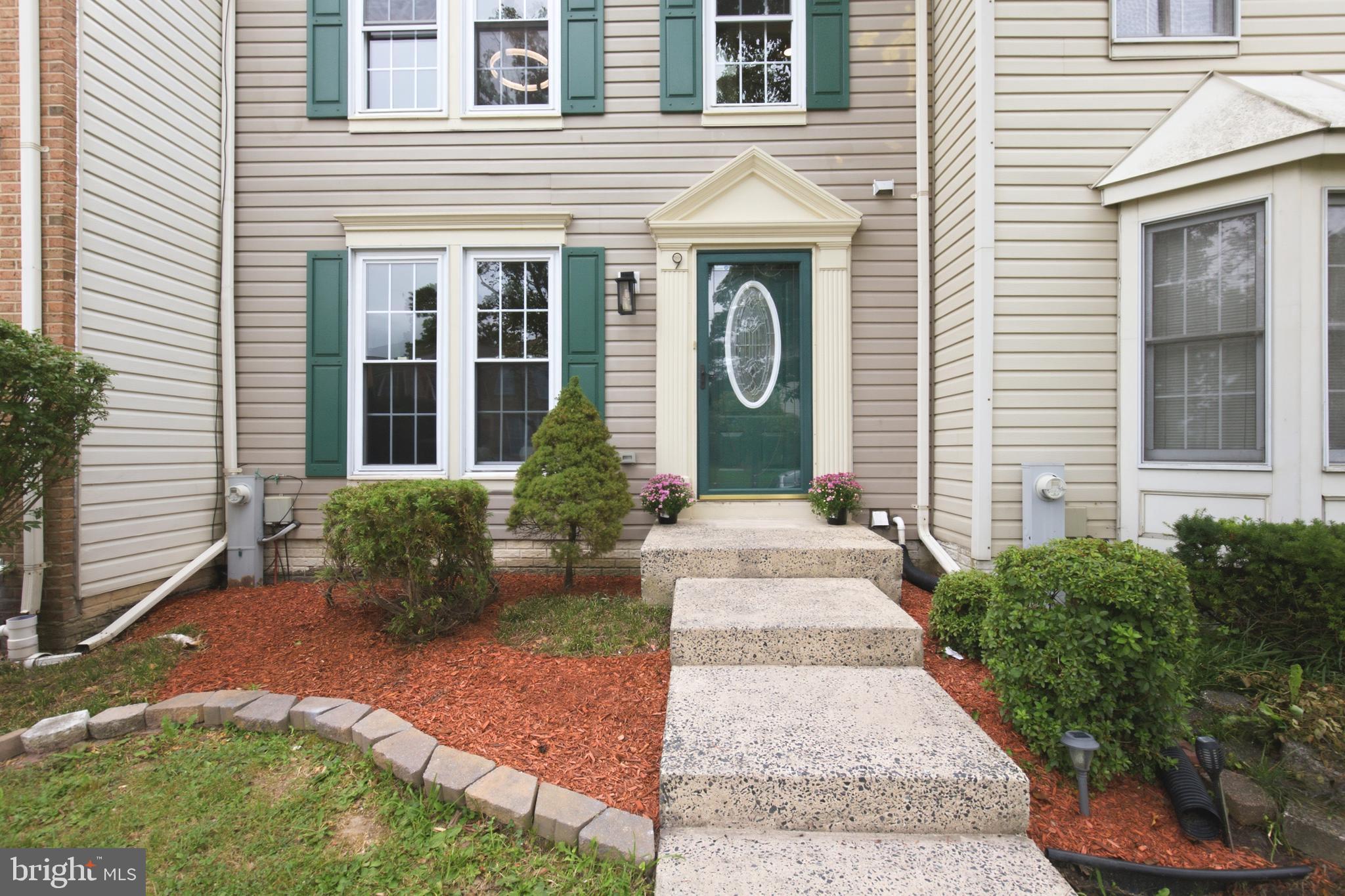 9 BRANTWOOD CT