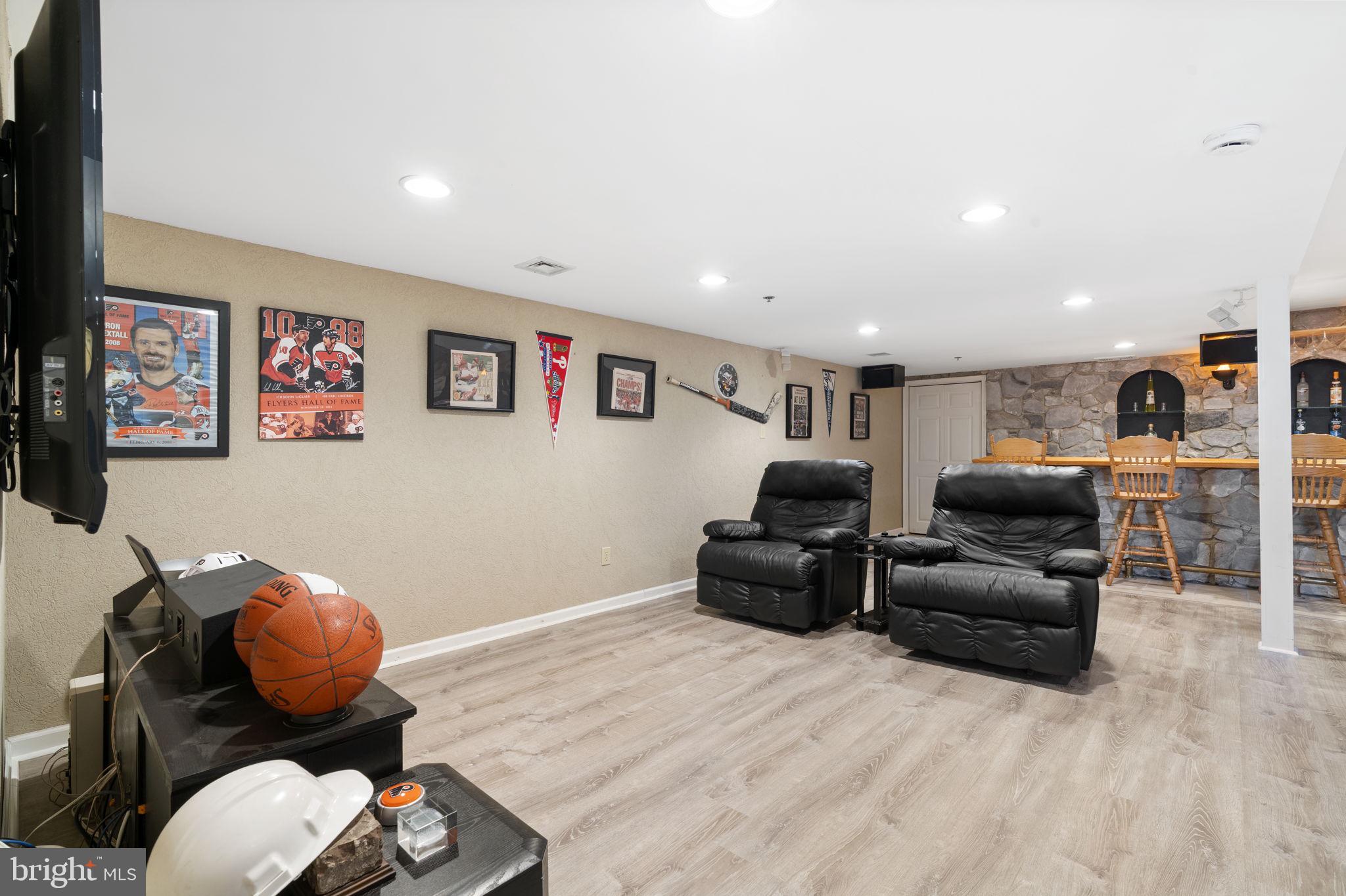 HIGH MEADOW - Residential