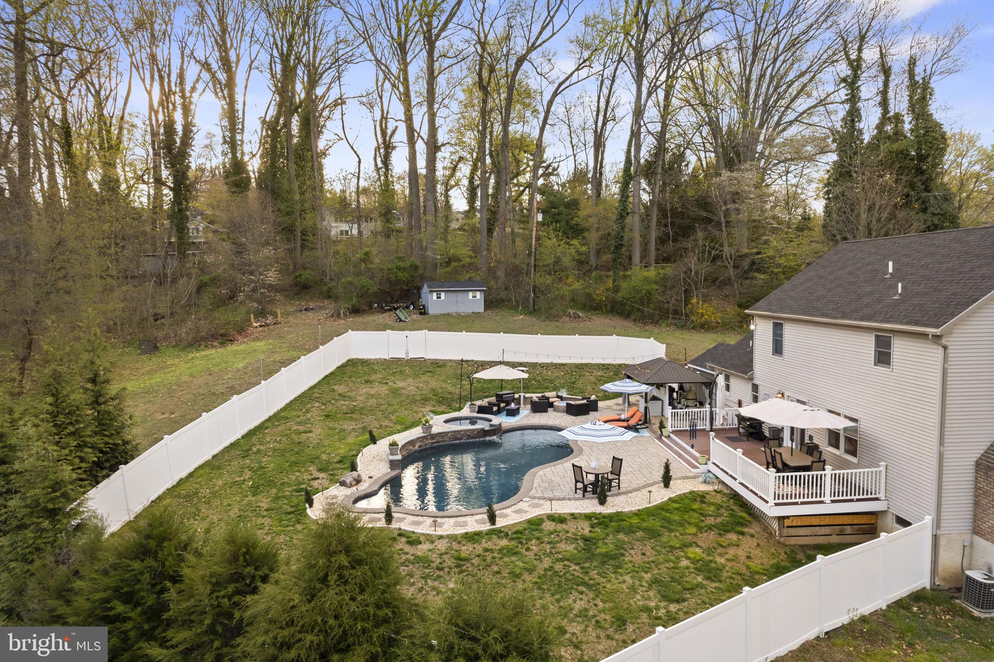 HIGH MEADOW - Residential