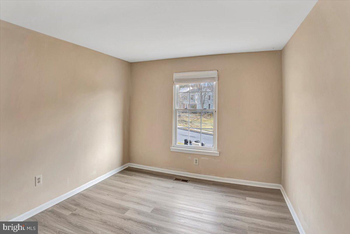 PADONIA COMPLEX - Residential Lease