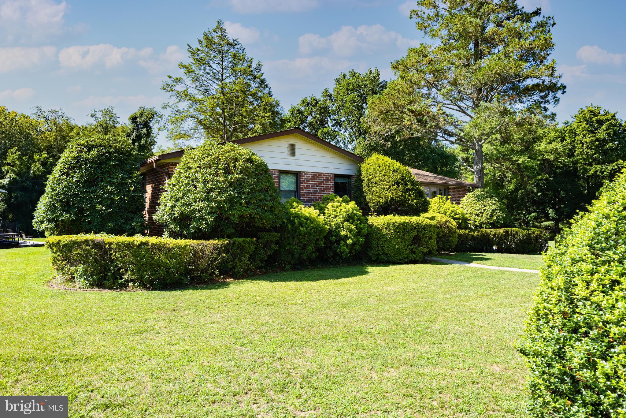 975 SPRING VIEW DRIVE